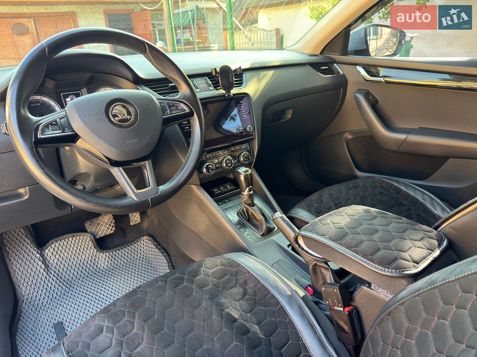 Skoda Octavia 2017 VIN TMBAJ7NE1J0233238 фото оголошення 4 з 26