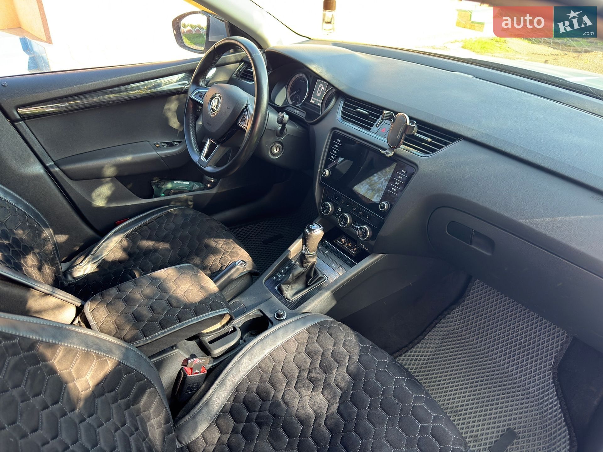 Skoda Octavia 2017 VIN TMBAJ7NE1J0233238 фото оголошення 6 з 26
