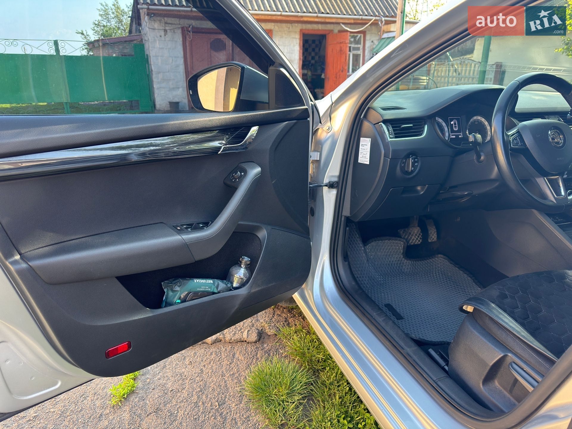 Skoda Octavia 2017 VIN TMBAJ7NE1J0233238 фото оголошення 9 з 26