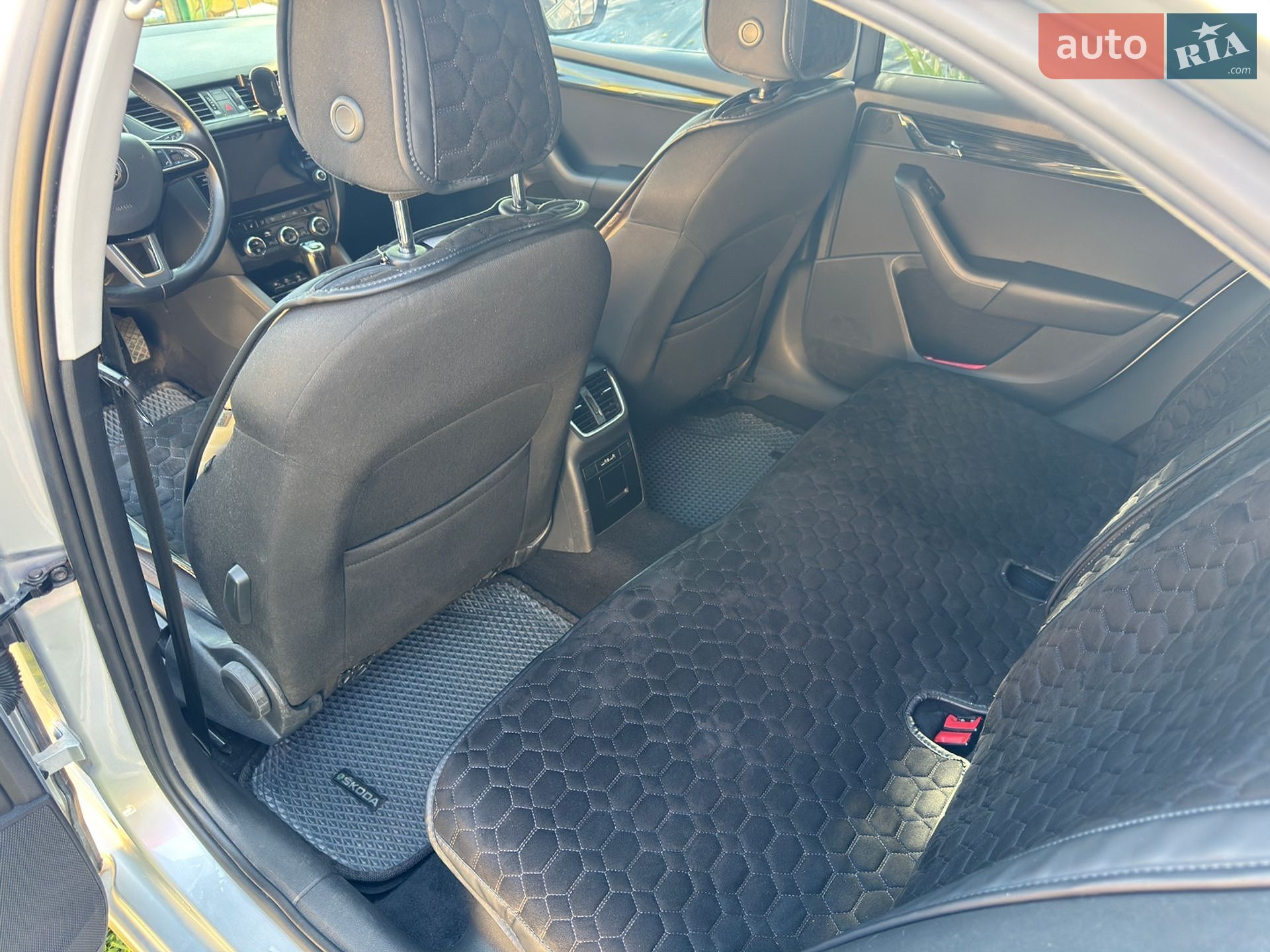 Skoda Octavia 2017 VIN TMBAJ7NE1J0233238 фото оголошення 12 з 26