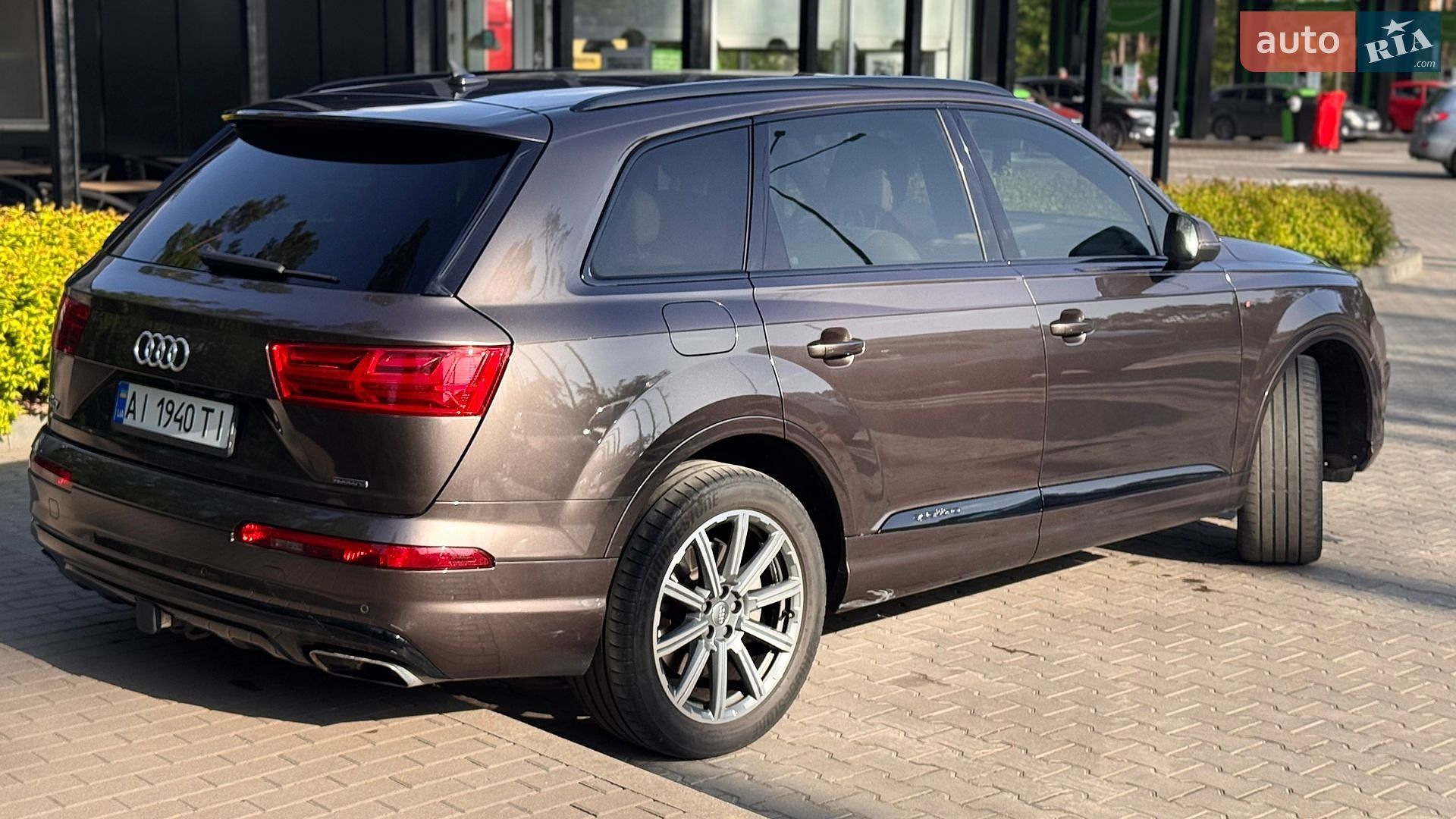 Audi Q7 2017 VIN WA1LHAF79HD046246 фото оголошення 3 з 24