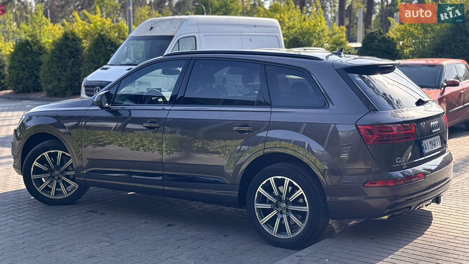 Audi Q7 2017 VIN WA1LHAF79HD046246 фото оголошення 11 з 24