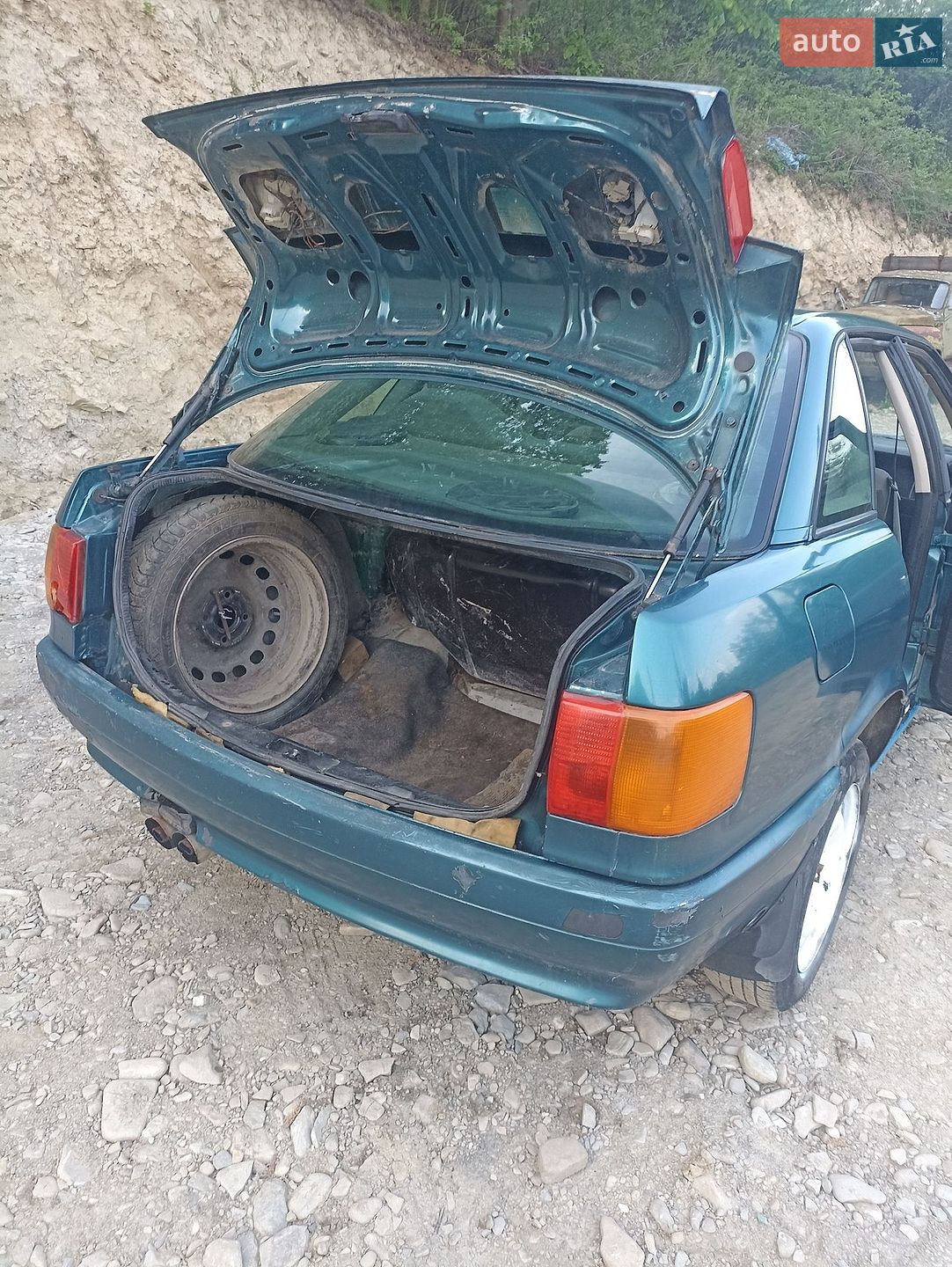 Audi 80 1988 VIN WAUZZZ89ZJA386780 фото оголошення 23 з 40