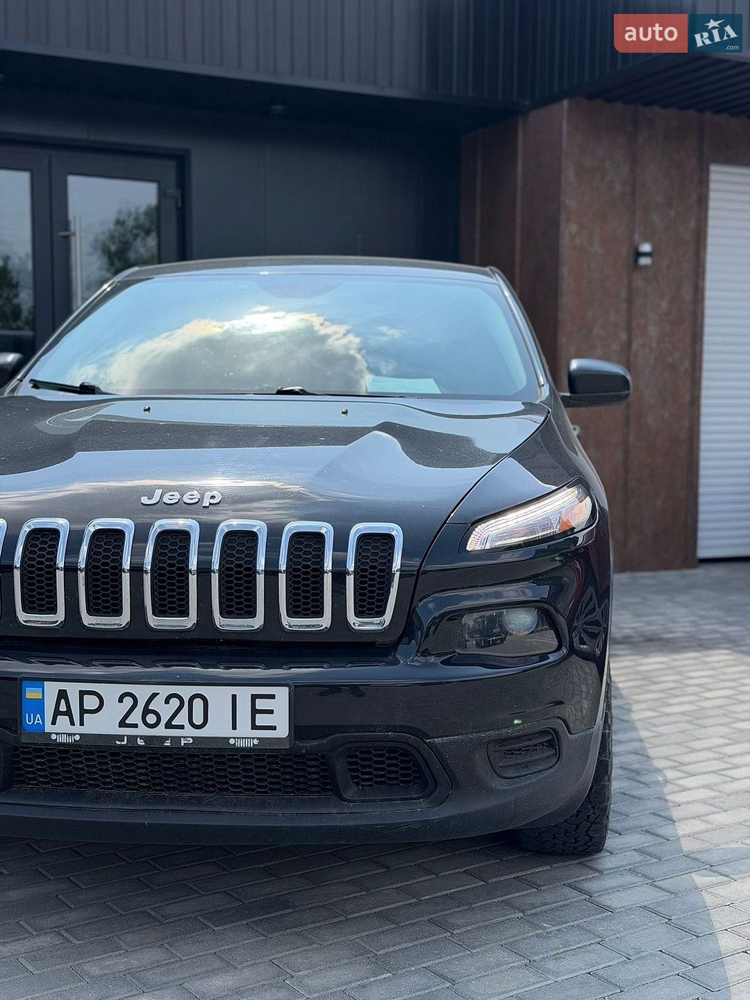 Jeep Cherokee 2013 VIN 1C4PJMAB7EW165941 фото оголошення 2 з 32