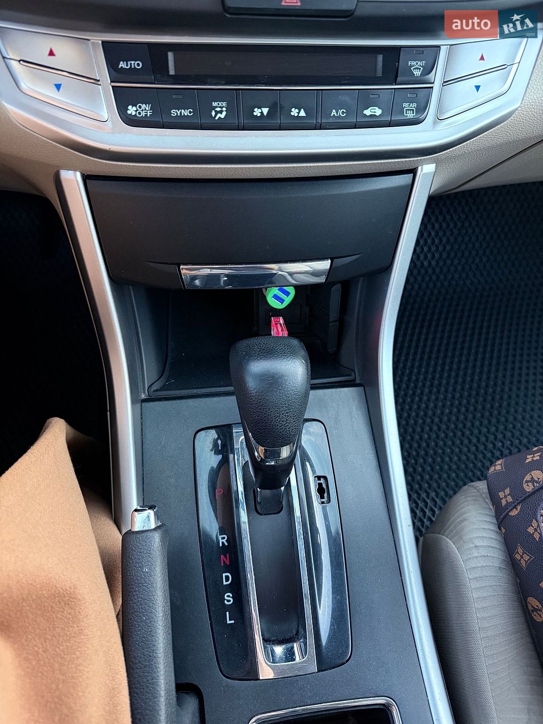 Honda Accord 2014 VIN 1HGCR2F38EA230565 фото оголошення 14 з 22