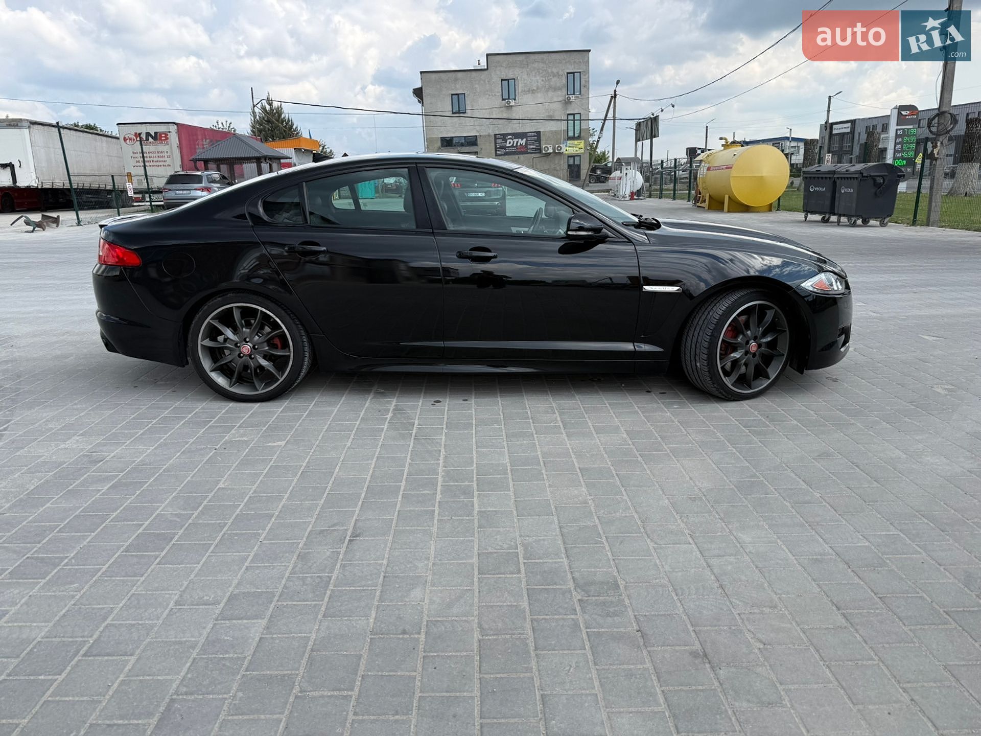 Jaguar XF 2015 VIN SAJWJ0FF7F8U76275 фото оголошення 3 з 17