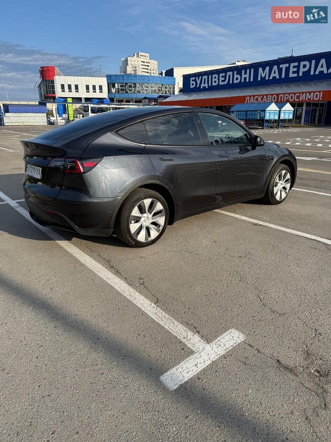 Tesla Model Y 2024 VIN 7SAYGDED1RF072568 фото оголошення 6 з 26