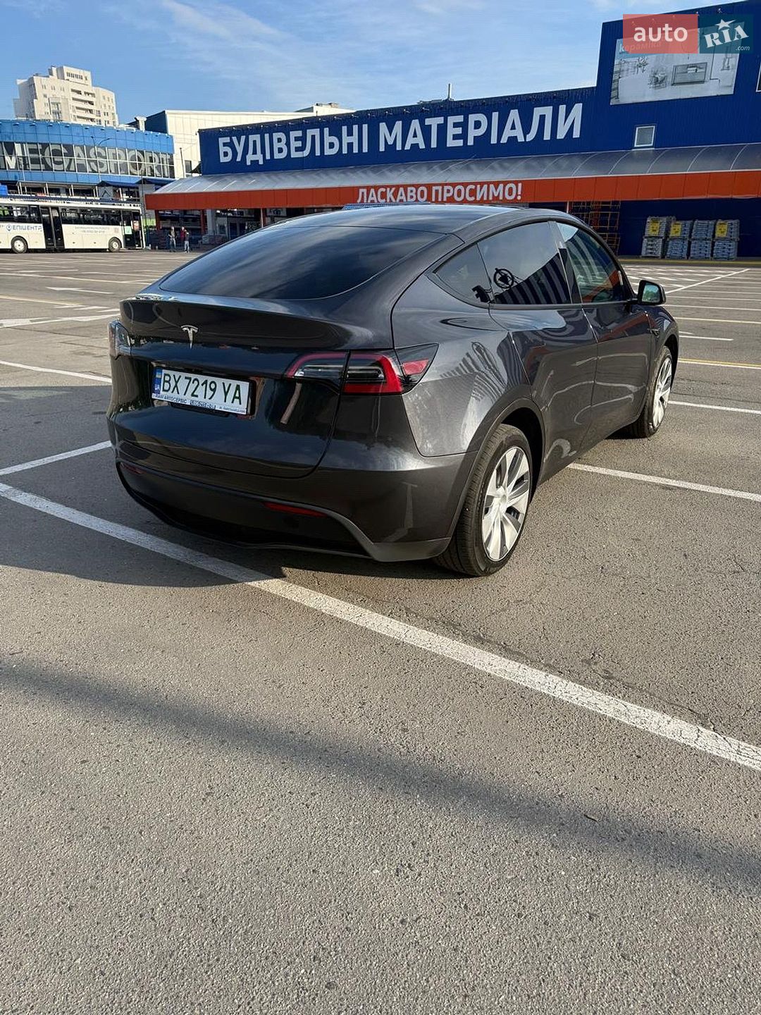 Tesla Model Y 2024 VIN 7SAYGDED1RF072568 фото оголошення 7 з 26