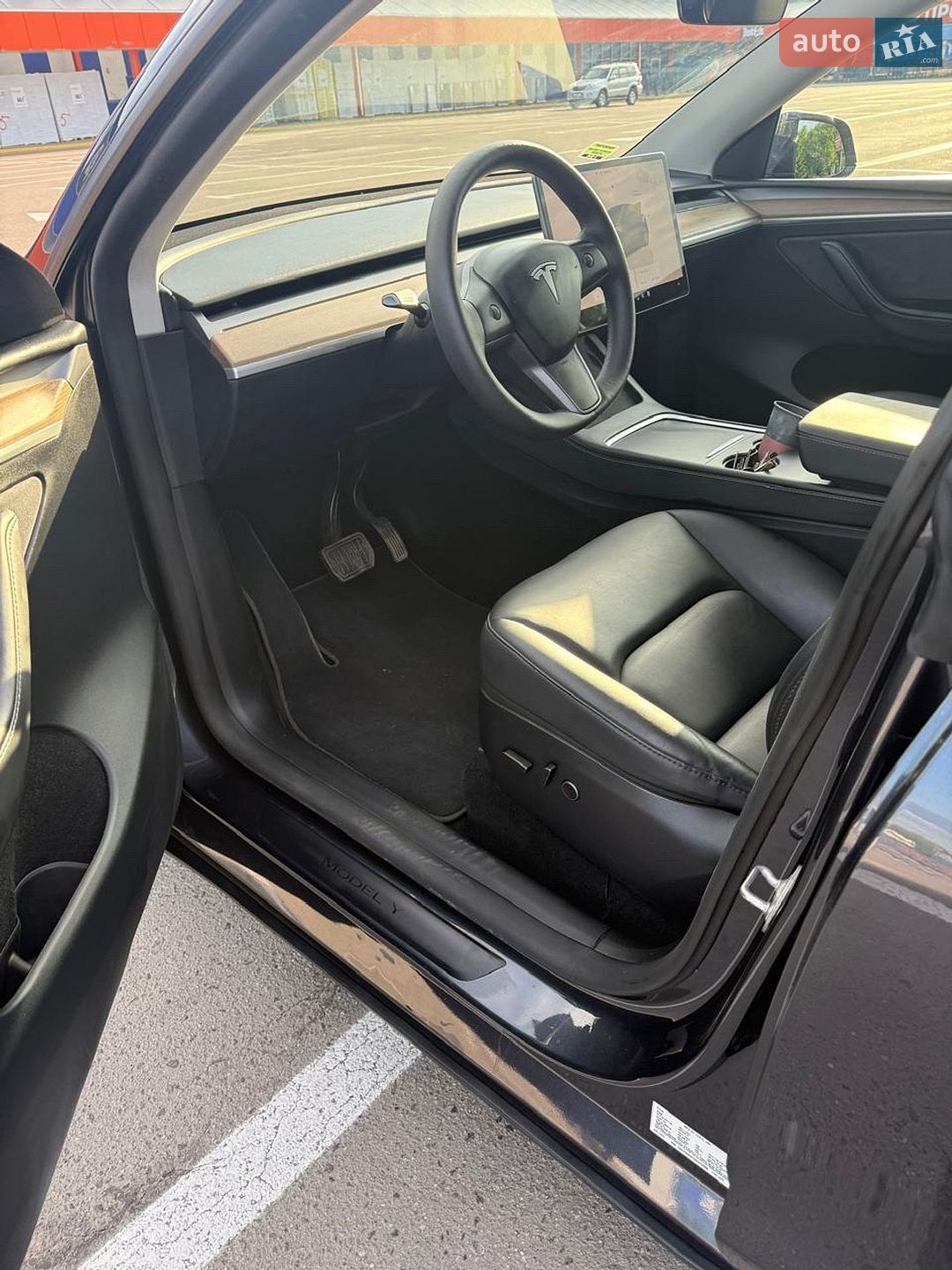 Tesla Model Y 2024 VIN 7SAYGDED1RF072568 фото оголошення 22 з 26