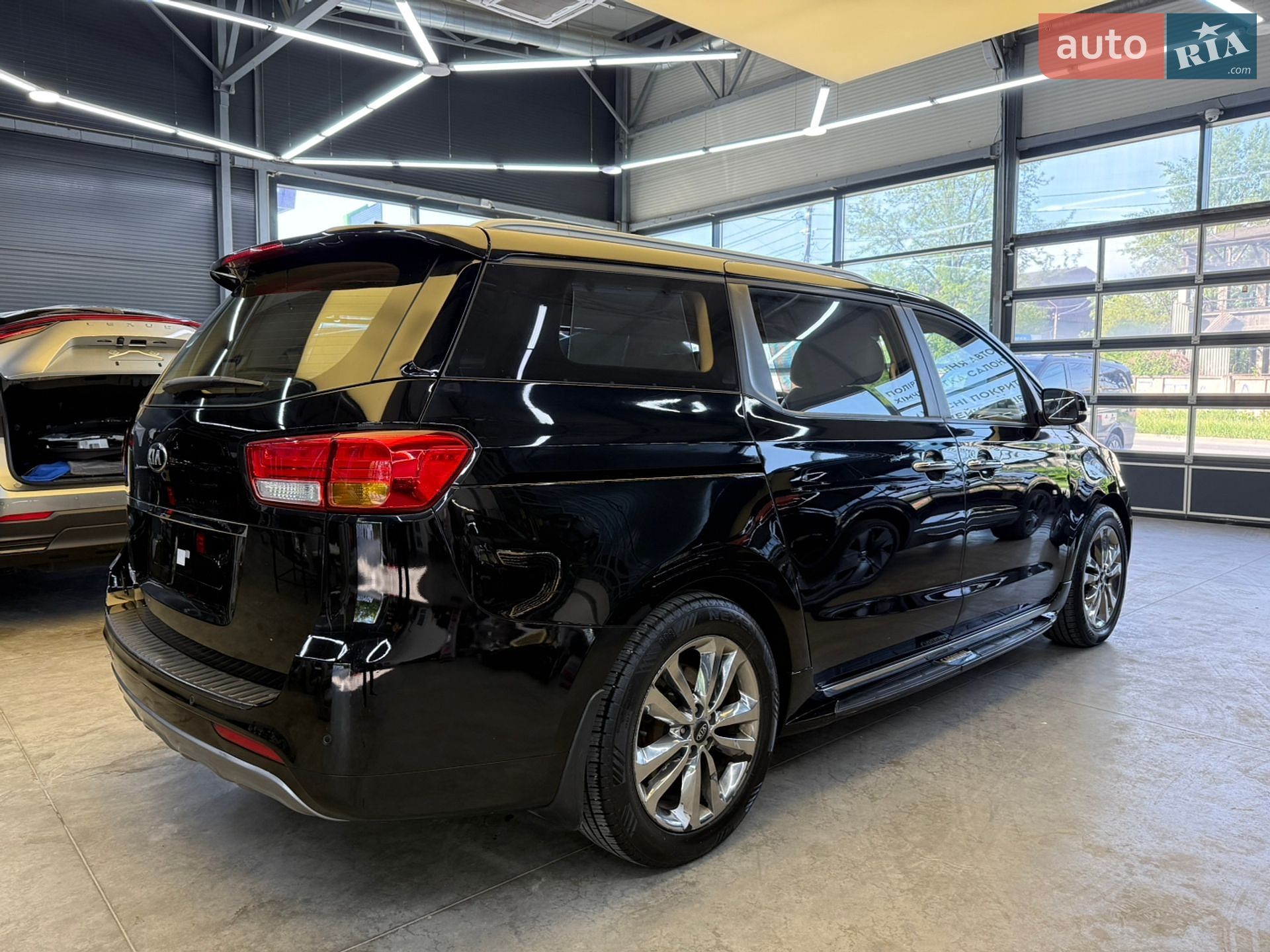Kia Carnival 2014 VIN KNAMC81ABFS053235 фото оголошення 7 з 41