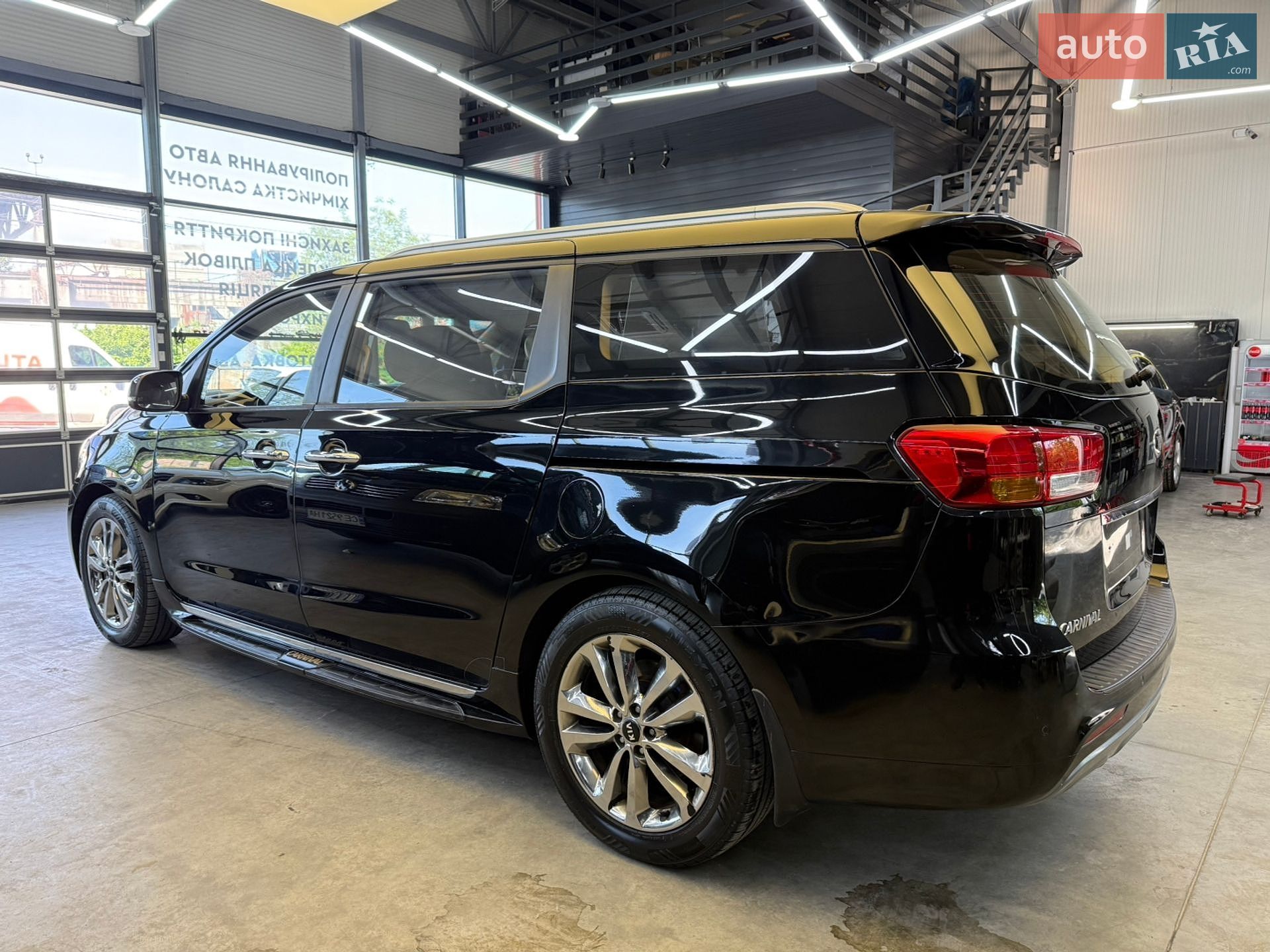 Kia Carnival 2014 VIN KNAMC81ABFS053235 фото оголошення 8 з 41