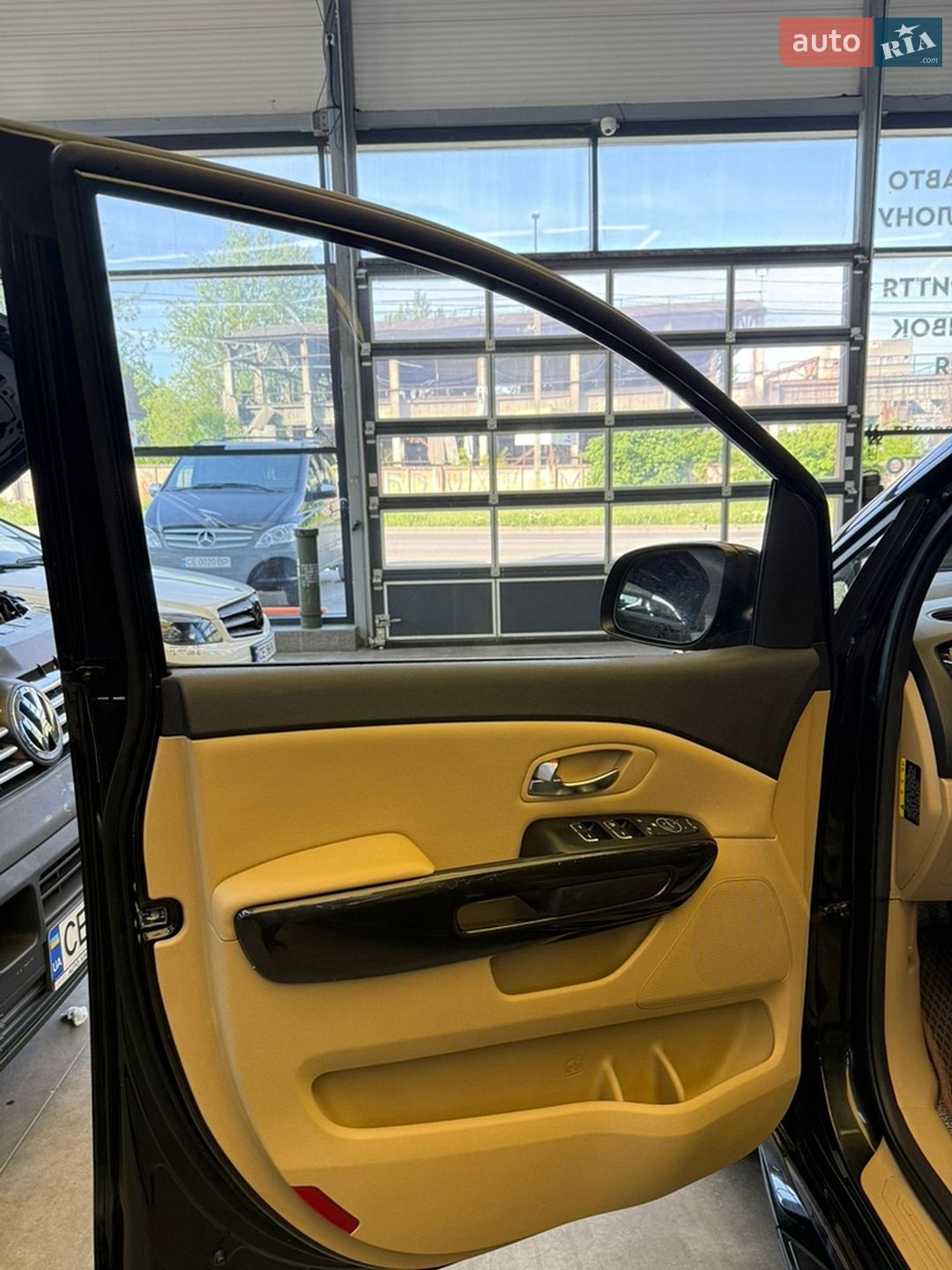 Kia Carnival 2014 VIN KNAMC81ABFS053235 фото оголошення 26 з 41