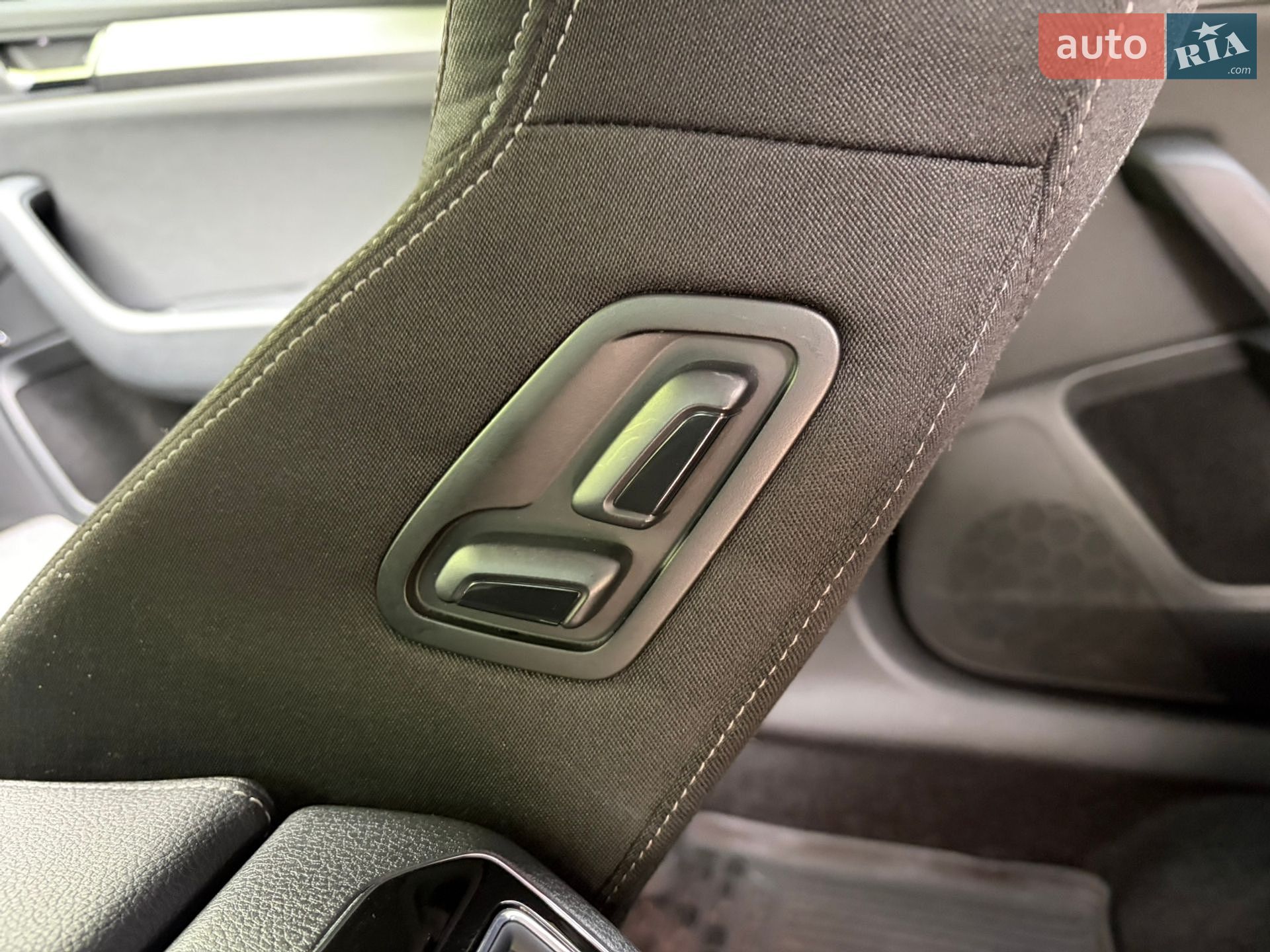 Skoda Superb 2019 VIN TMBJH7NP0K7064299 фото оголошення 15 з 29