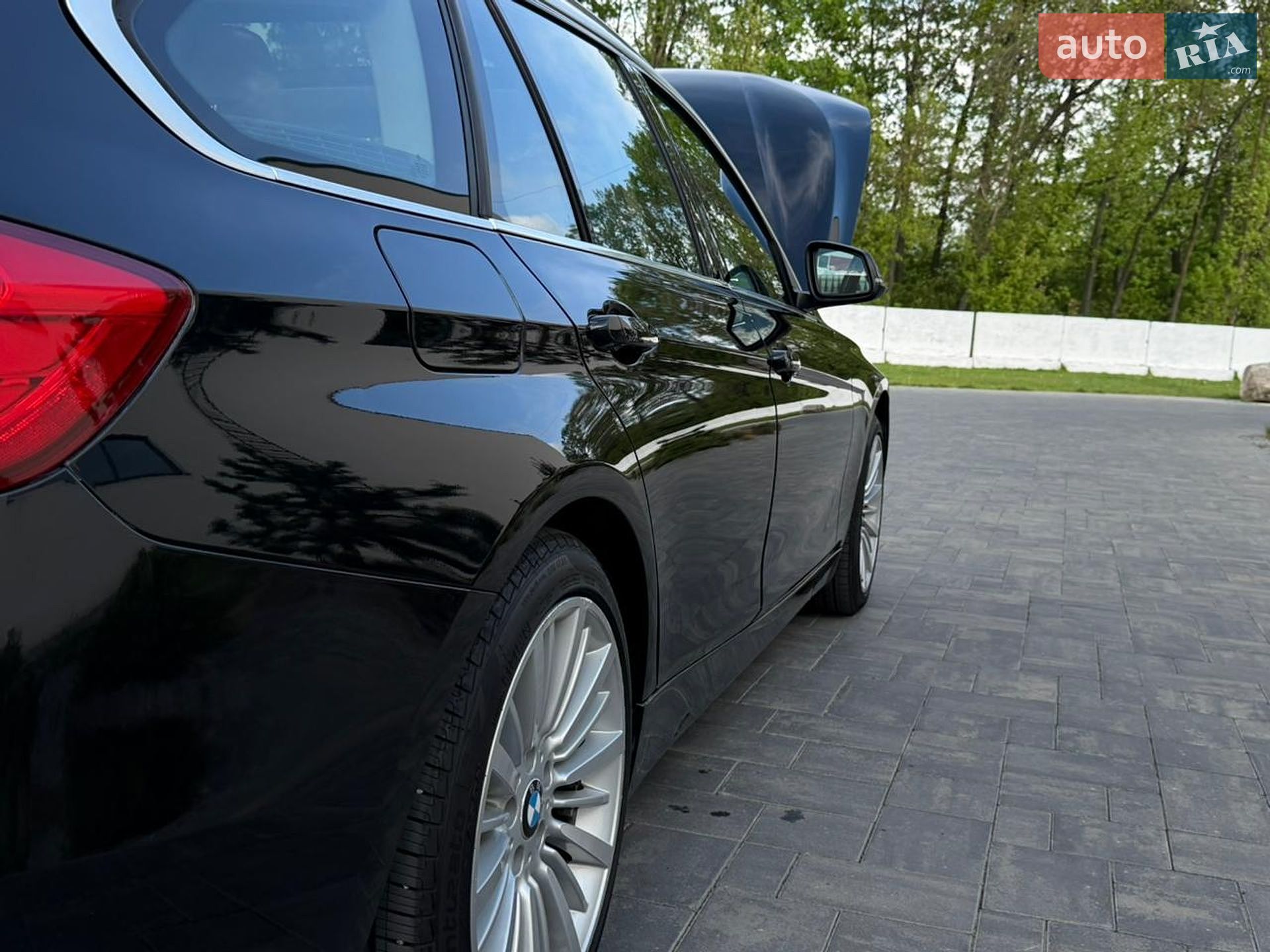 BMW 3 Series 2014 VIN WBA3G7C52EKN37499 фото оголошення 5 з 68