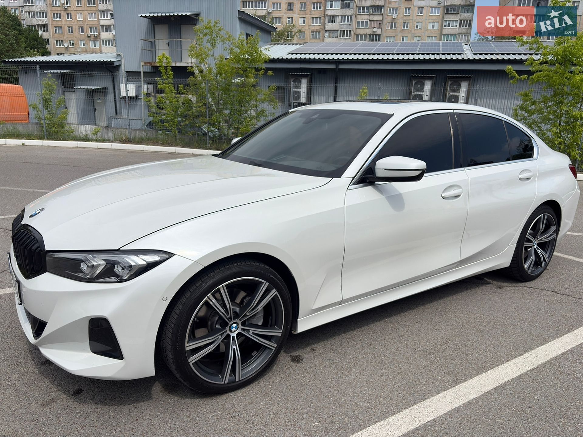 BMW 3 Series 2024 VIN 3MW69FF01R8E43199 фото оголошення 5 з 20