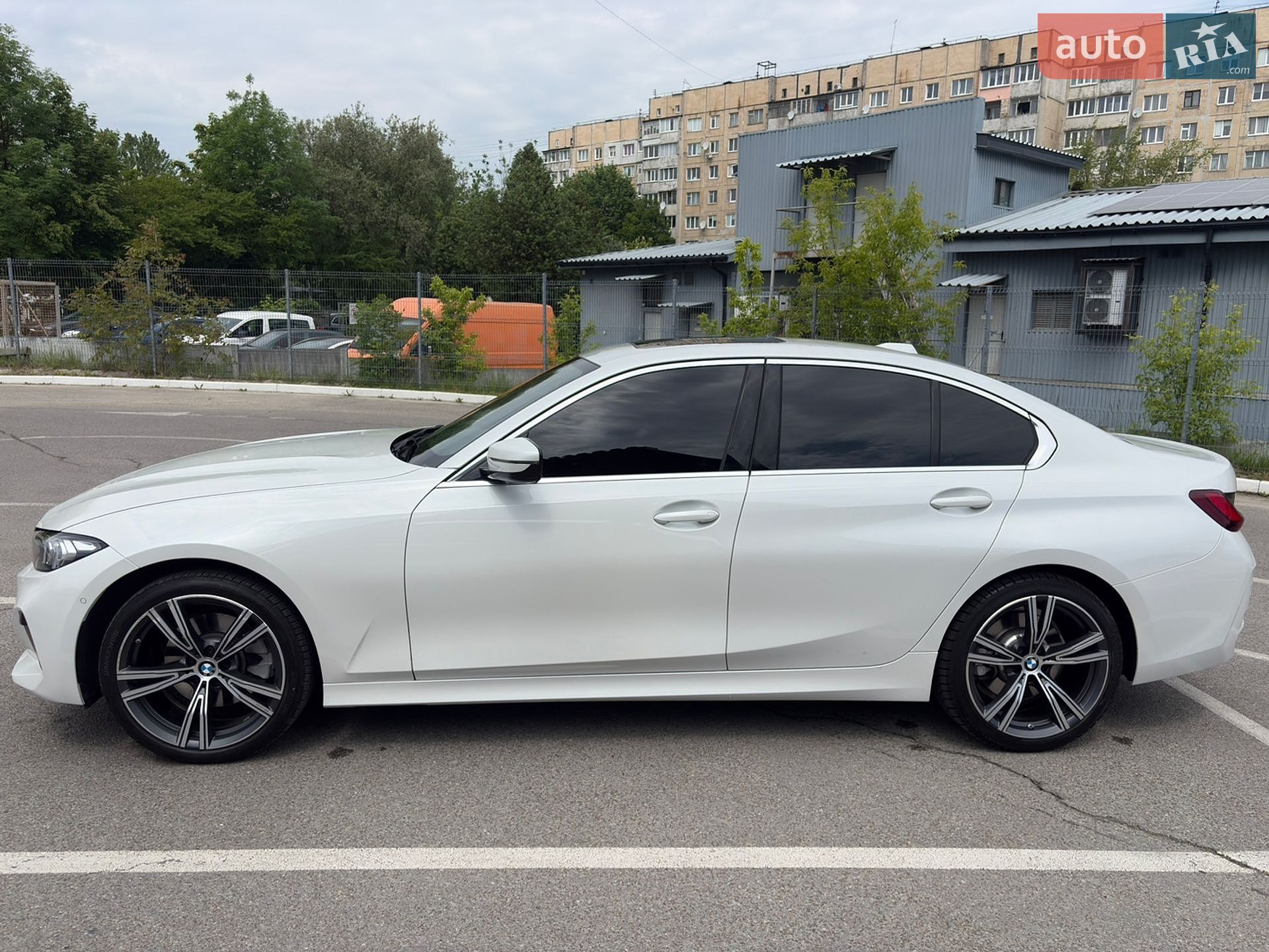 BMW 3 Series 2024 VIN 3MW69FF01R8E43199 фото оголошення 4 з 20