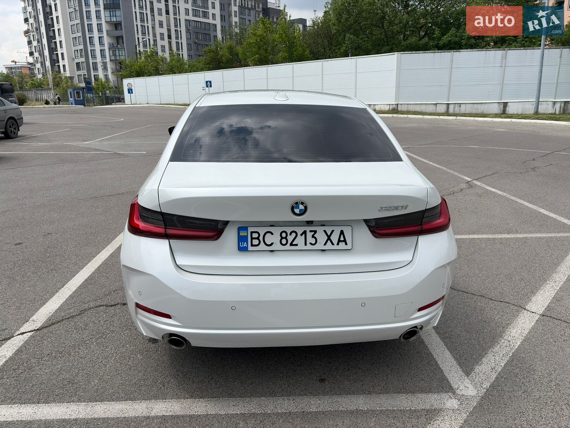 BMW 3 Series 2024 VIN 3MW69FF01R8E43199 фото оголошення 8 з 20