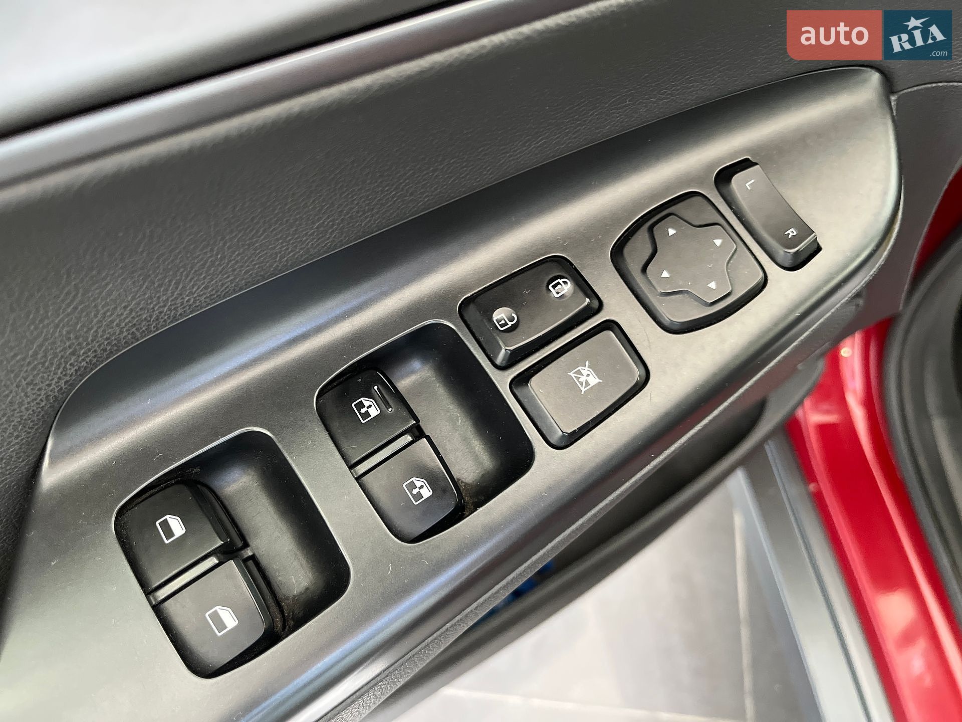 Hyundai Kona 2019 VIN KM8K33AG2LU065759 фото оголошення 17 з 29