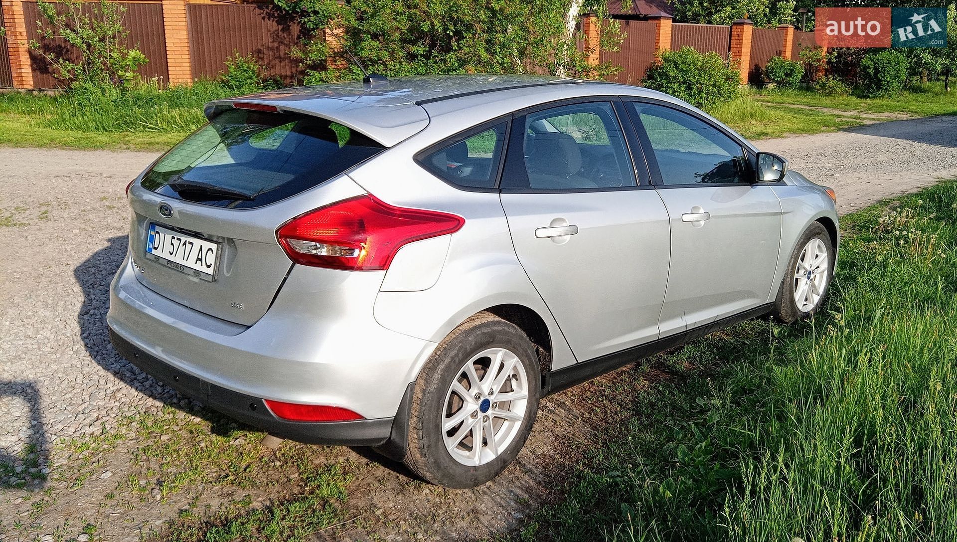 Ford Focus 2017 VIN 1FADP3K2XJL224945 фото оголошення 3 з 14