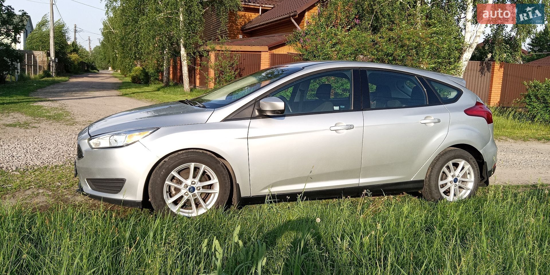 Ford Focus 2017 VIN 1FADP3K2XJL224945 фото оголошення 5 з 14
