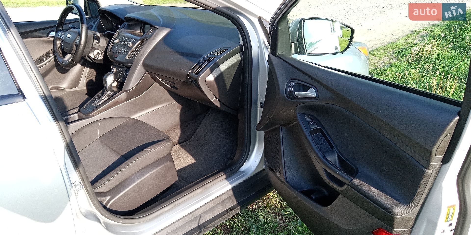 Ford Focus 2017 VIN 1FADP3K2XJL224945 фото оголошення 8 з 14