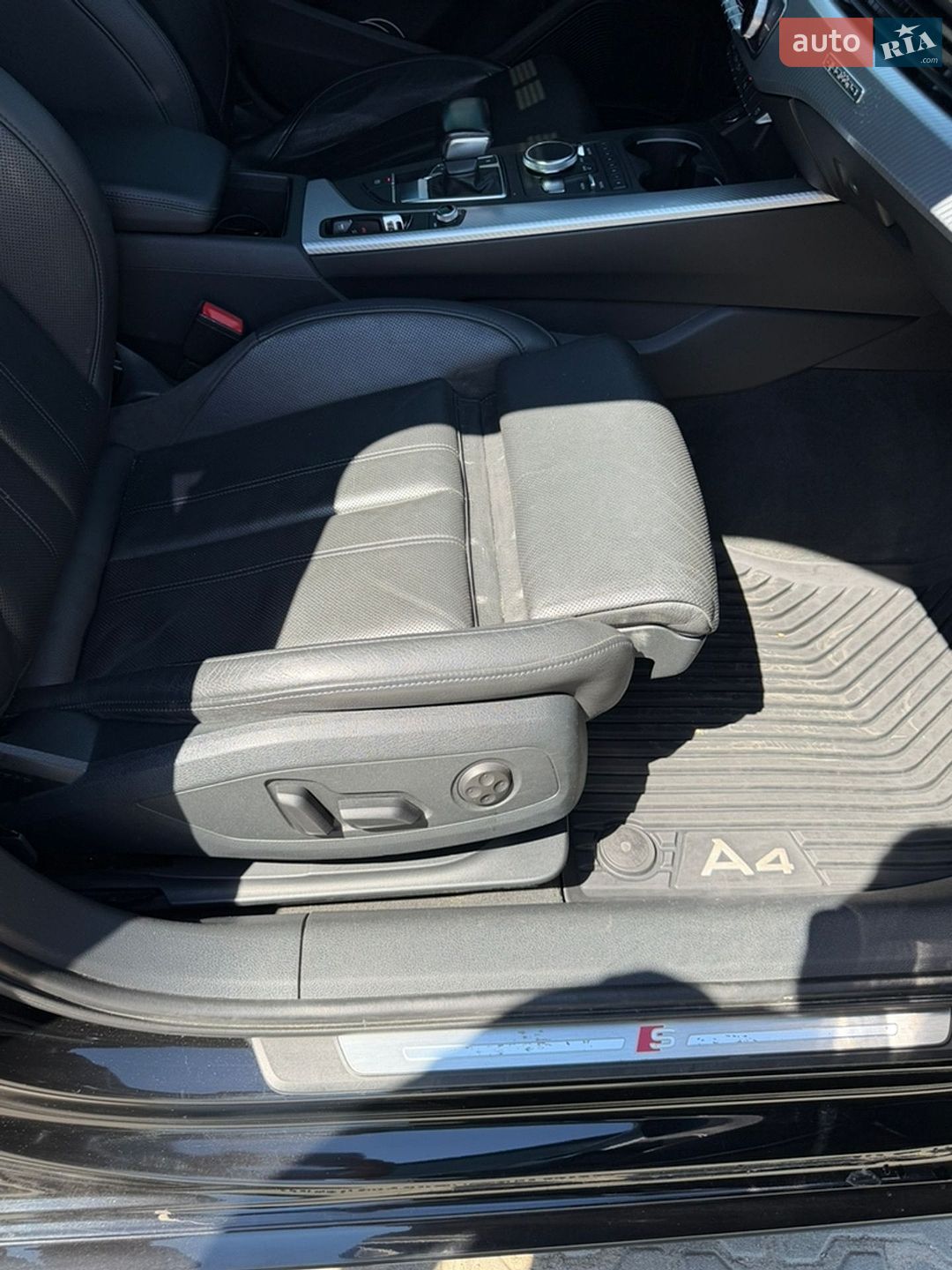 Audi A4 2016 VIN WAUENAF44HN005950 фото оголошення 7 з 11