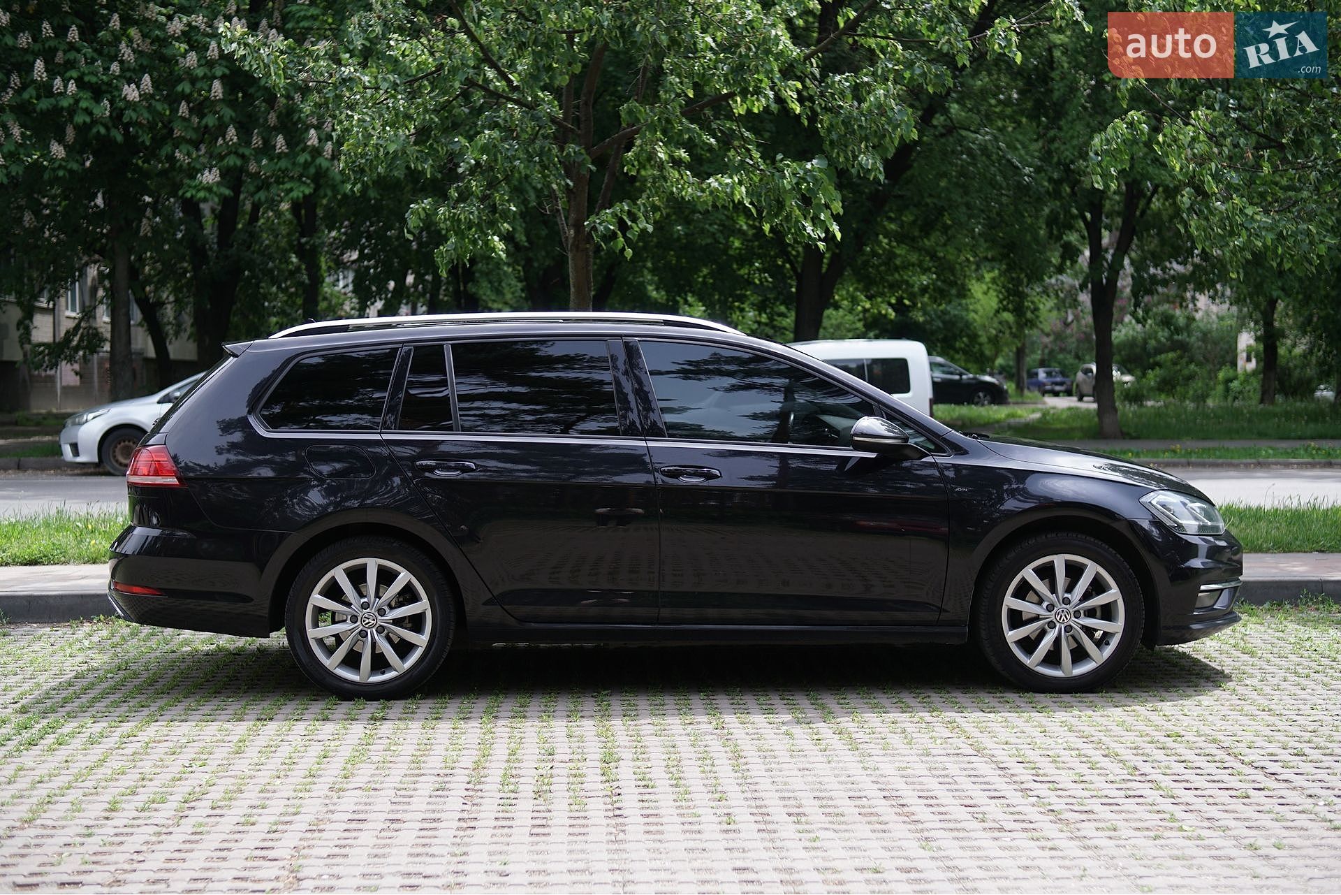 Volkswagen Golf 2018 VIN WVWZZZAUZJP607228 фото оголошення 2 з 31
