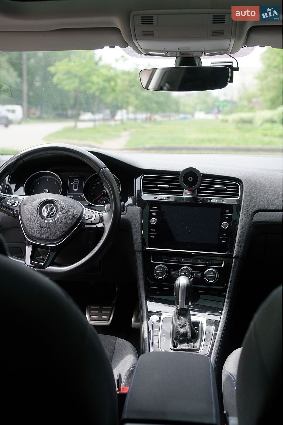 Volkswagen Golf 2018 VIN WVWZZZAUZJP607228 фото оголошення 11 з 31