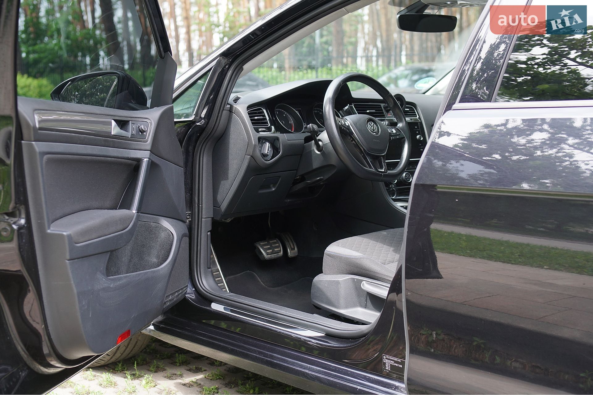 Volkswagen Golf 2018 VIN WVWZZZAUZJP607228 фото оголошення 12 з 31