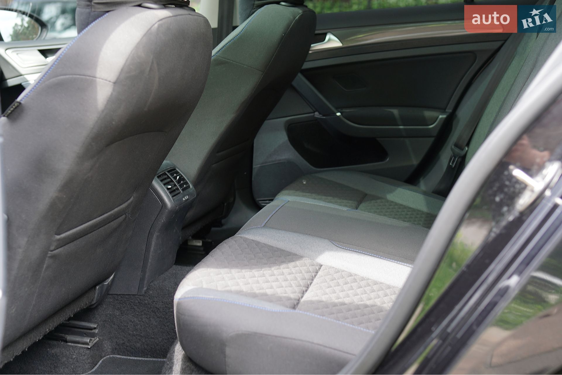 Volkswagen Golf 2018 VIN WVWZZZAUZJP607228 фото оголошення 13 з 31