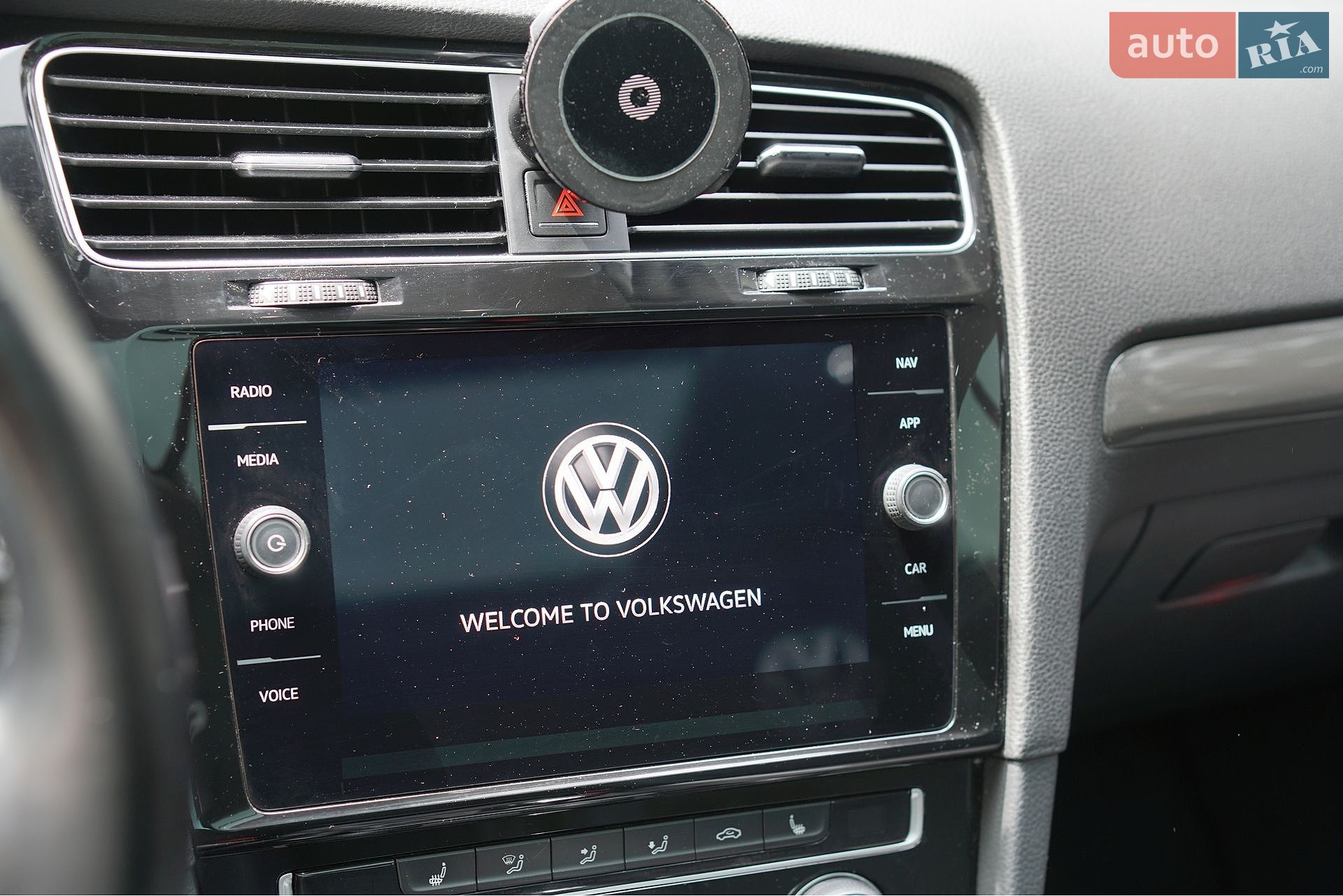 Volkswagen Golf 2018 VIN WVWZZZAUZJP607228 фото оголошення 15 з 31