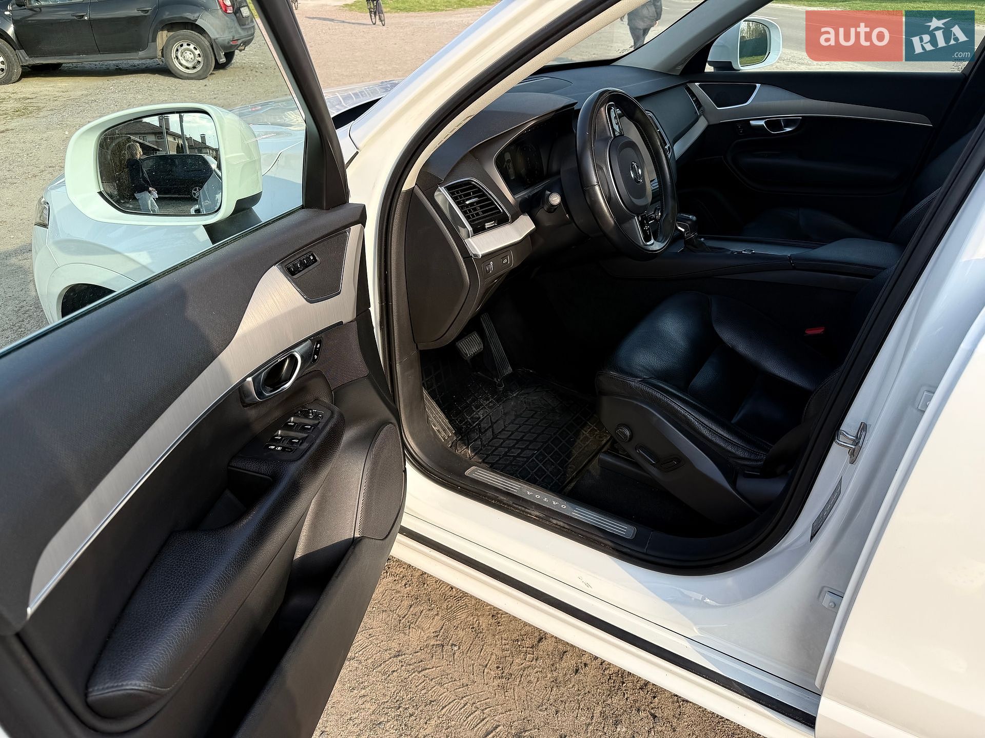 Volvo Xc90 2019 VIN YV1LC25UCL1546870 фото оголошення 11 з 23