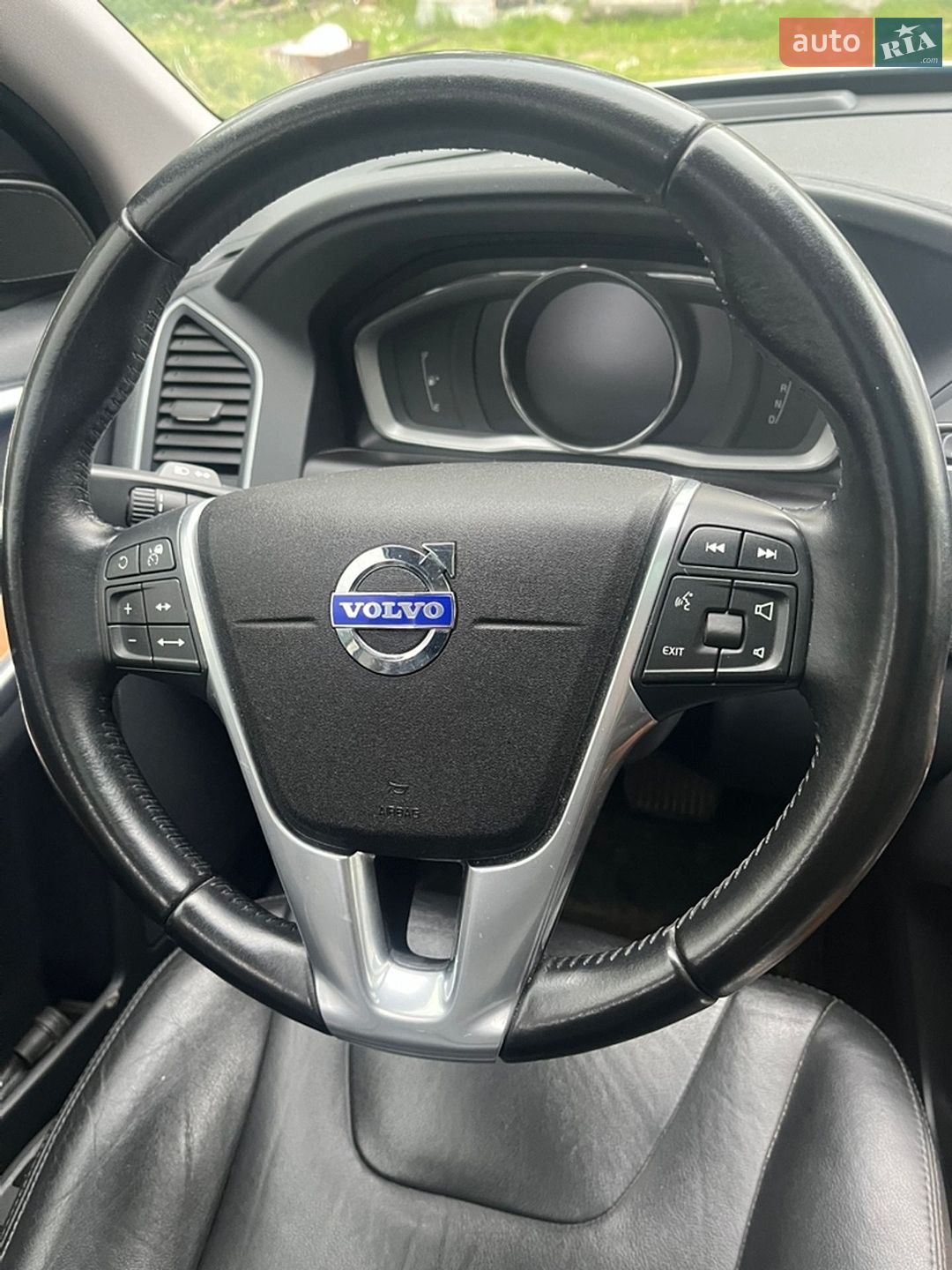 Volvo XC60 2016 VIN YV440MRU2H2020715 фото оголошення 4 з 10