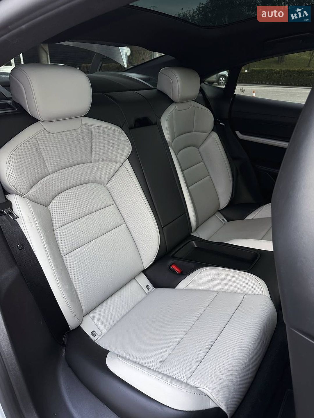 Porsche Taycan 2020 VIN WP0AB2Y19LSA50933 фото оголошення 8 з 10