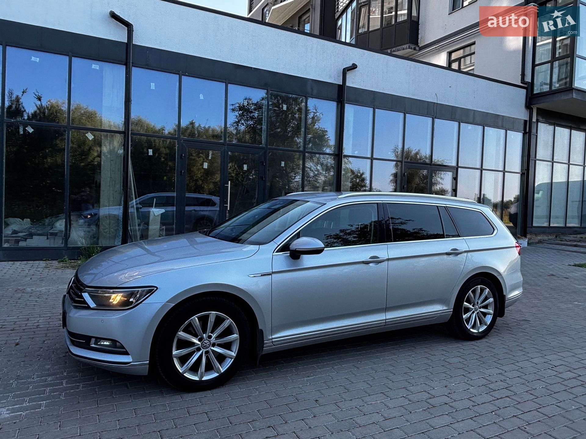 Volkswagen Passat 2015 VIN WVWZZZ3CZGE050523 фото оголошення 2 з 14