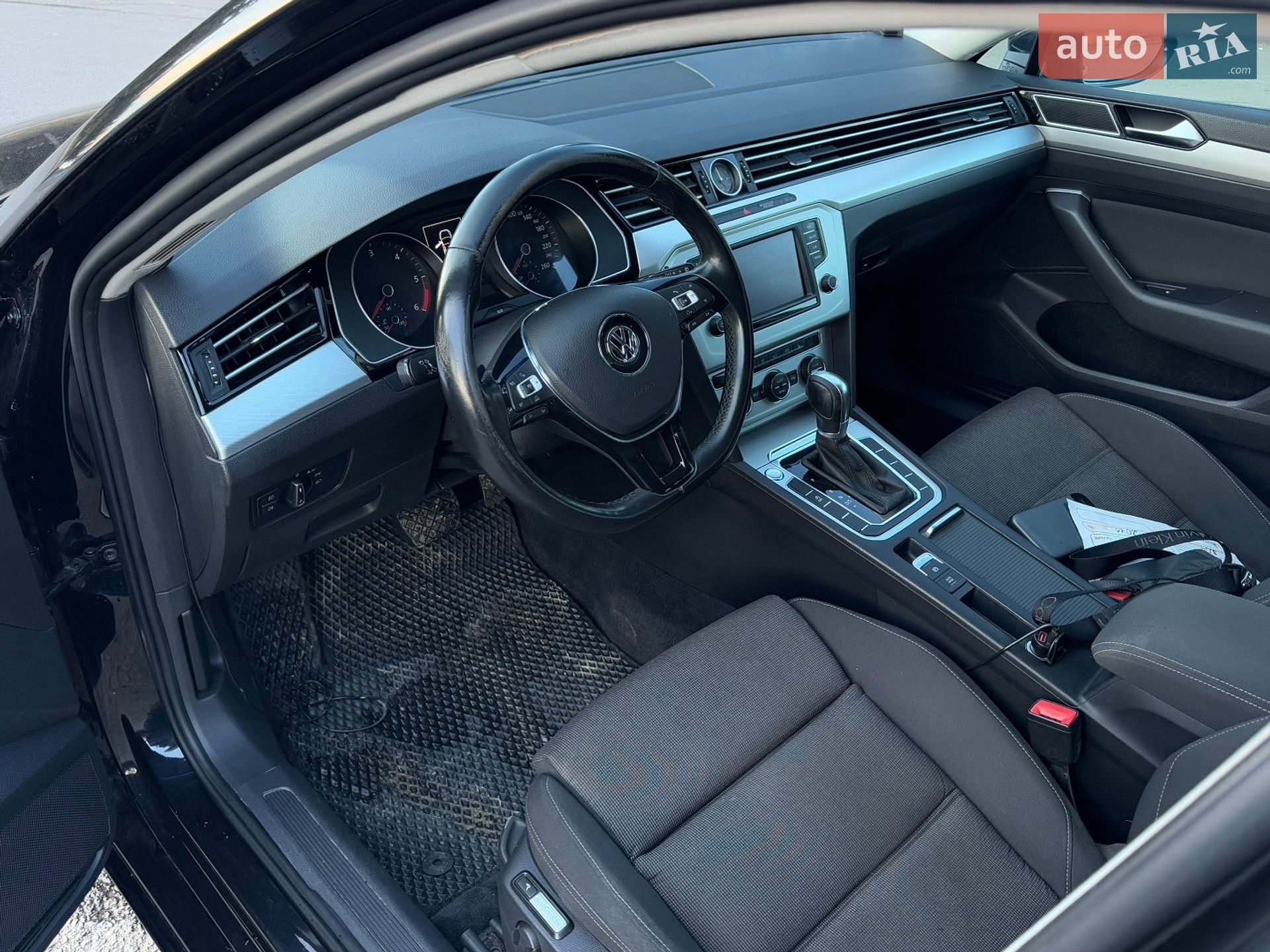 Volkswagen Passat 2015 VIN WVWZZZ3CZGP001994 фото оголошення 10 з 22