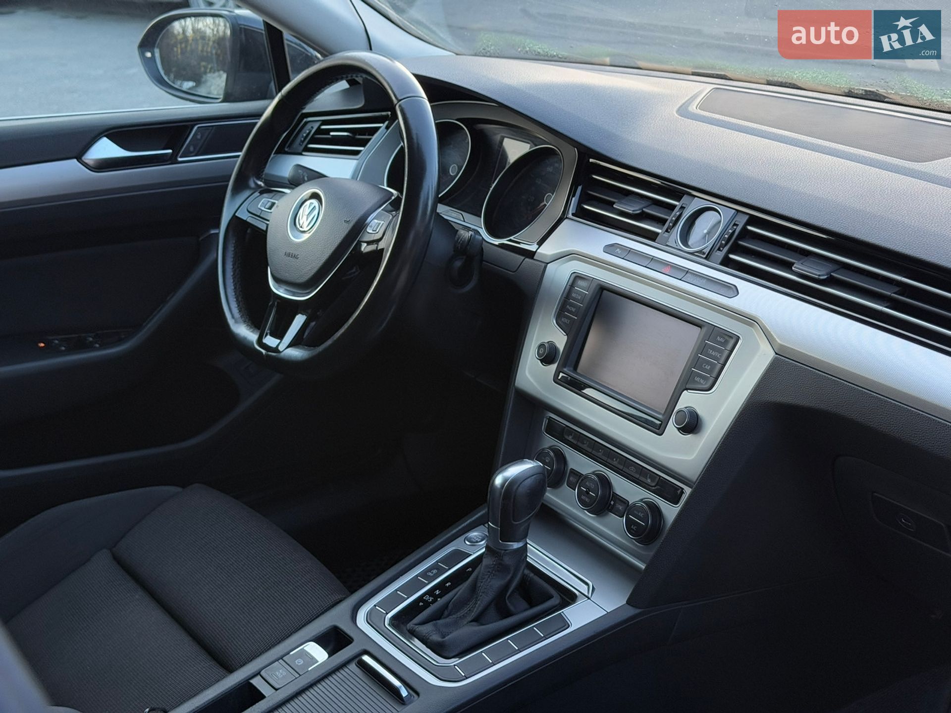 Volkswagen Passat 2015 VIN WVWZZZ3CZGP001994 фото оголошення 13 з 22