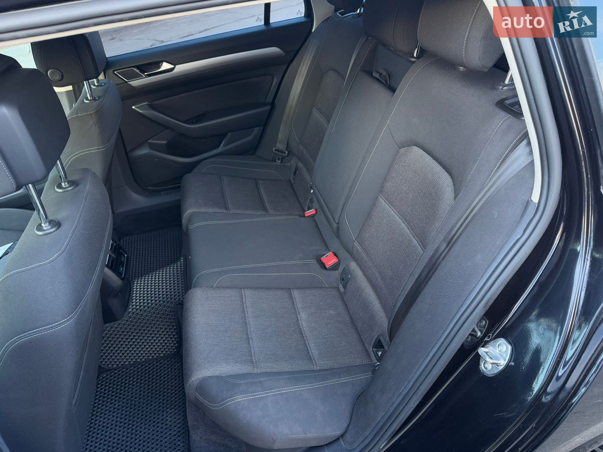 Volkswagen Passat 2015 VIN WVWZZZ3CZGP001994 фото оголошення 18 з 22