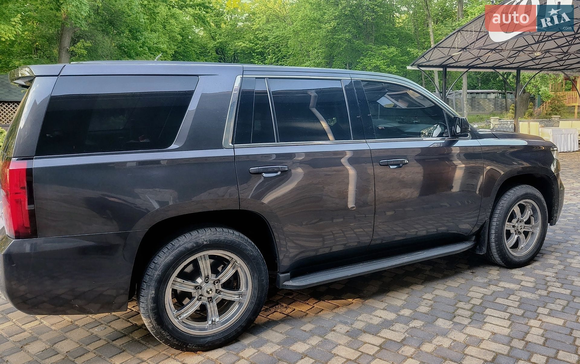 Chevrolet Tahoe 2016 VIN 1GNSKDEC8GR445855 фото оголошення 4 з 16