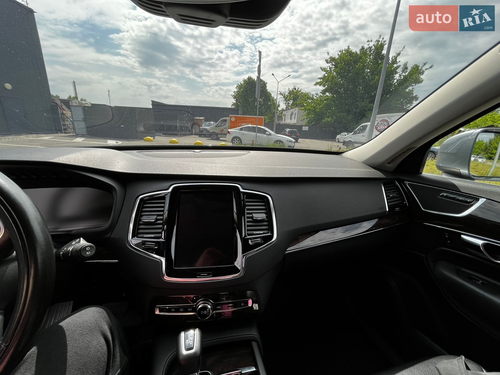 Volvo Xc90 2015 VIN YV1LFA4BCG1014054 фото оголошення 19 з 51