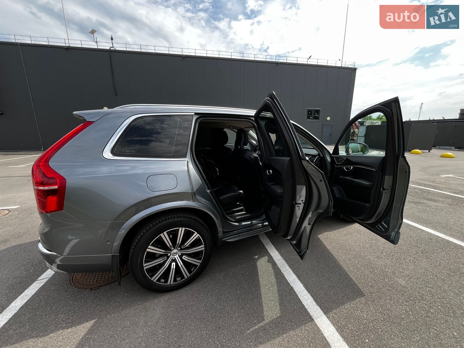 Volvo Xc90 2015 VIN YV1LFA4BCG1014054 фото оголошення 4 з 51