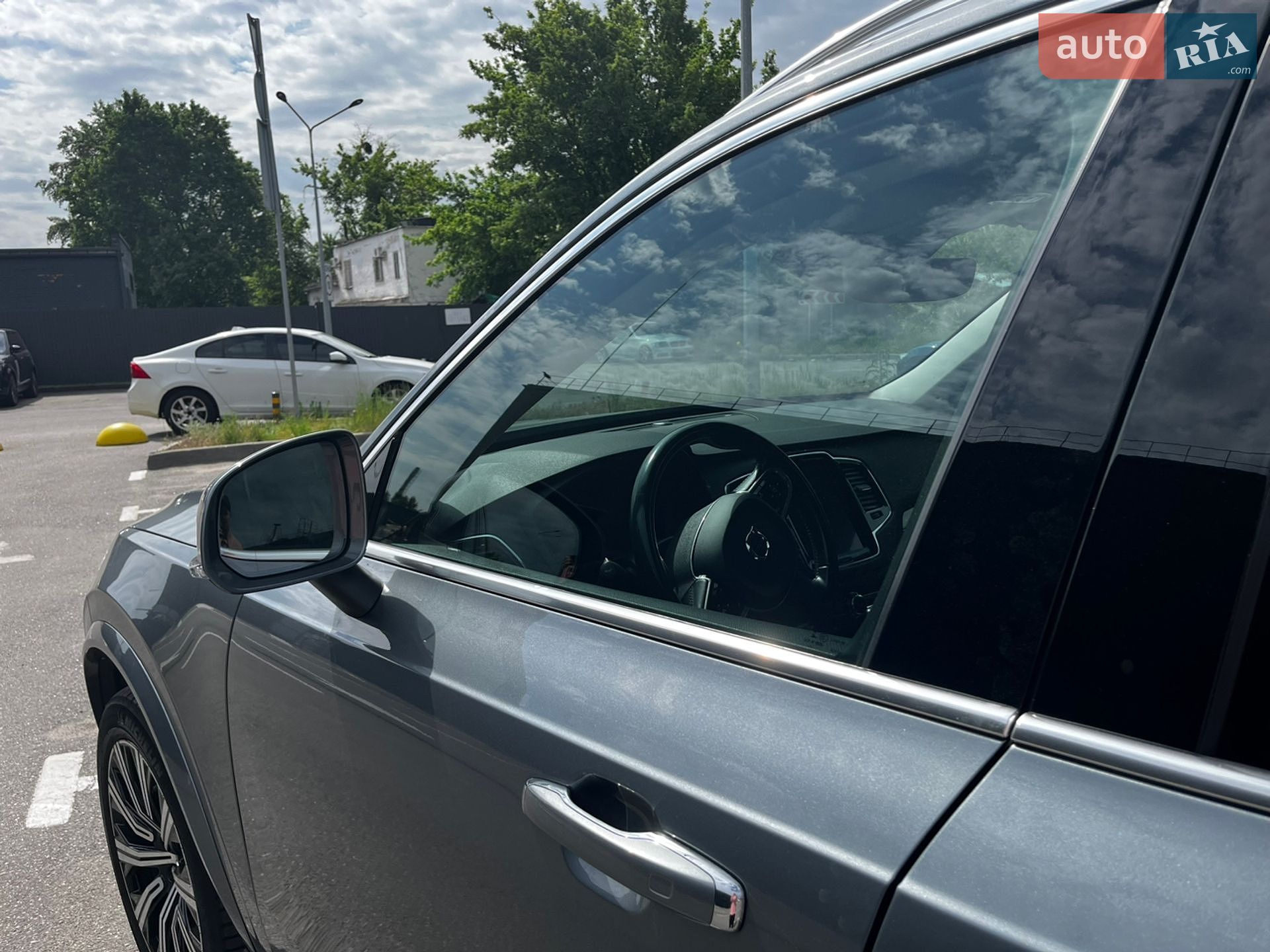 Volvo Xc90 2015 VIN YV1LFA4BCG1014054 фото оголошення 49 з 51