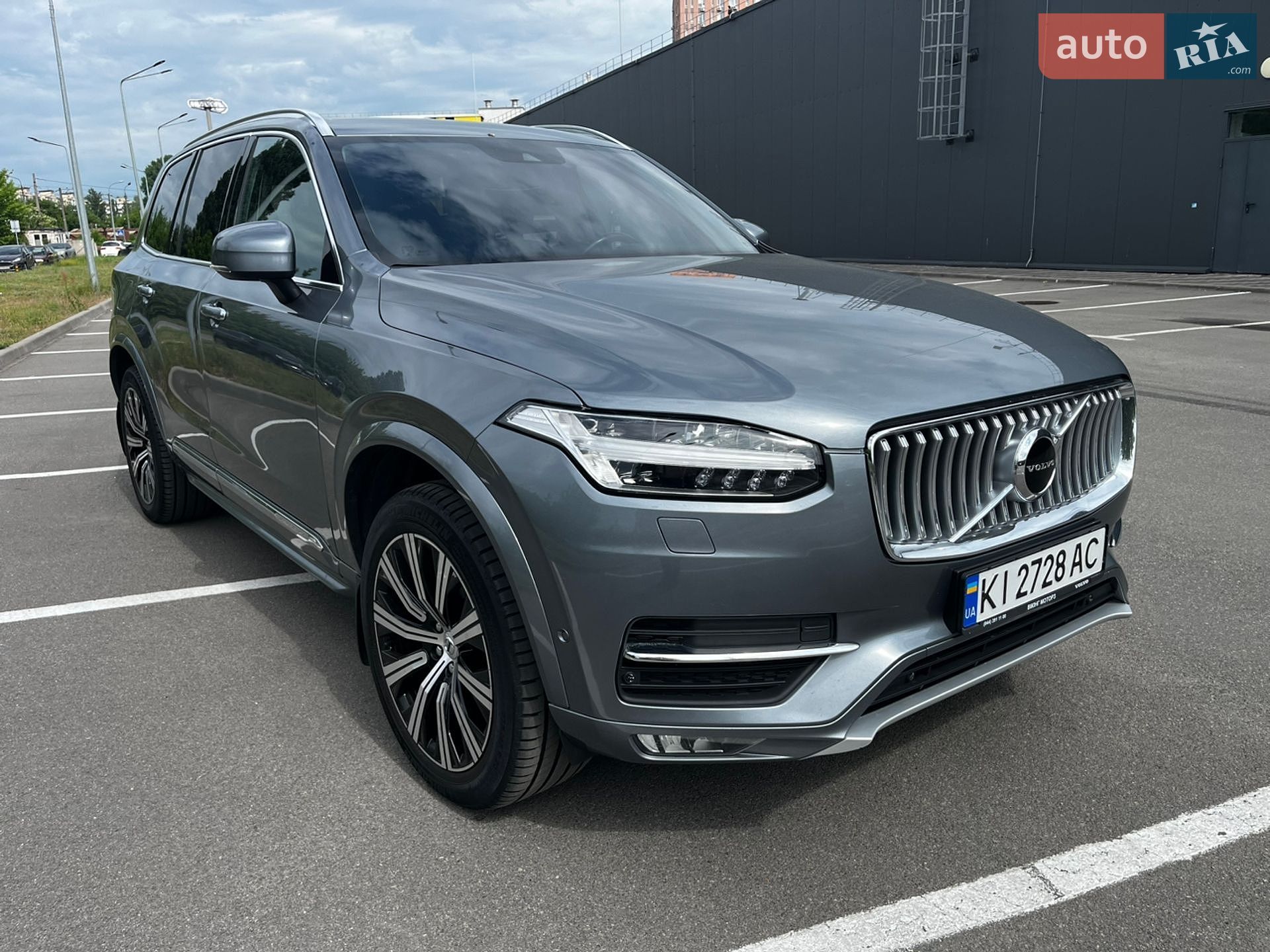 Volvo Xc90 2015 VIN YV1LFA4BCG1014054 фото оголошення 2 з 51