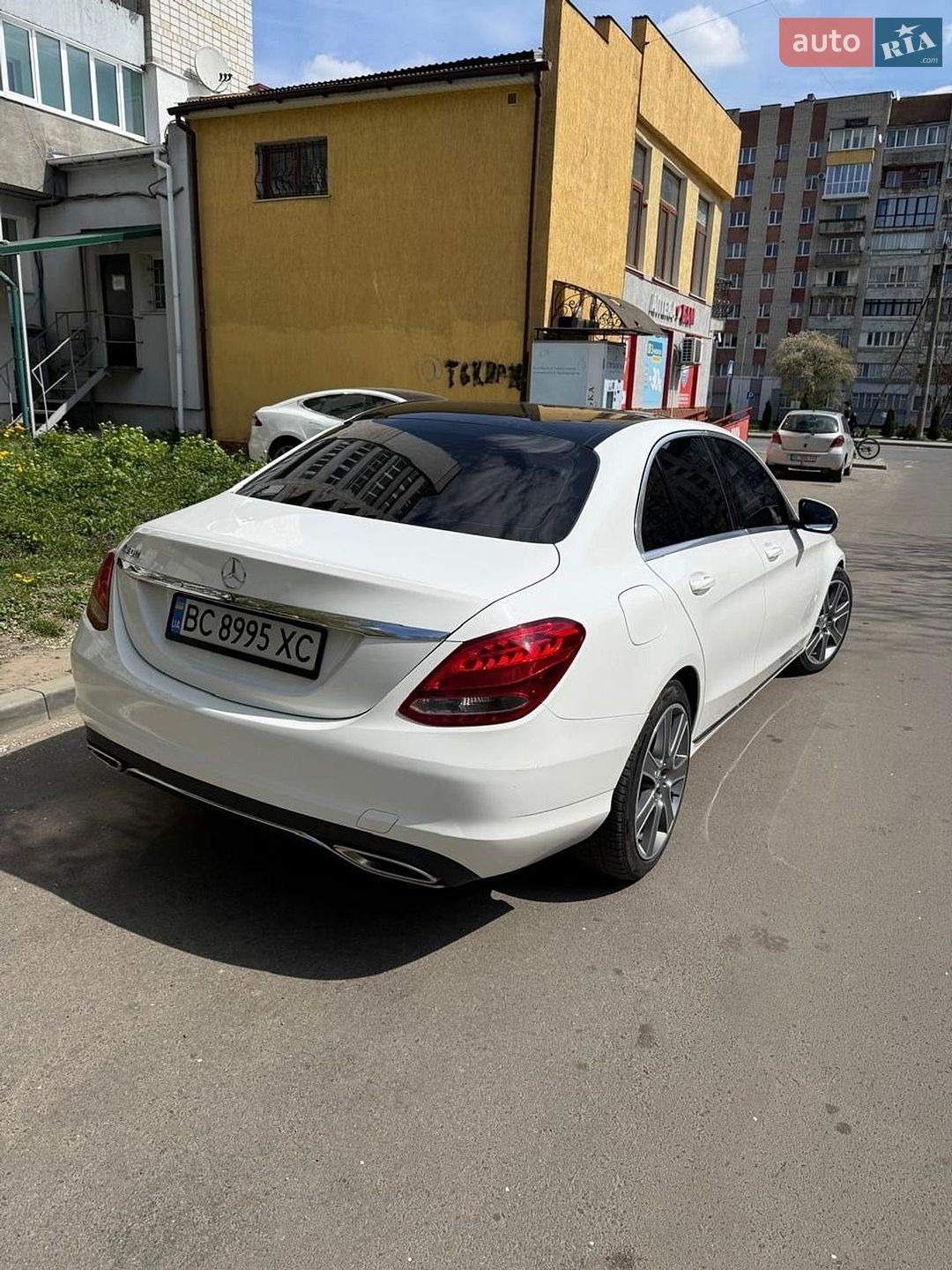 Mercedes-Benz C-Class 2016 VIN 55SWF4JBXHU201674 фото оголошення 8 з 15