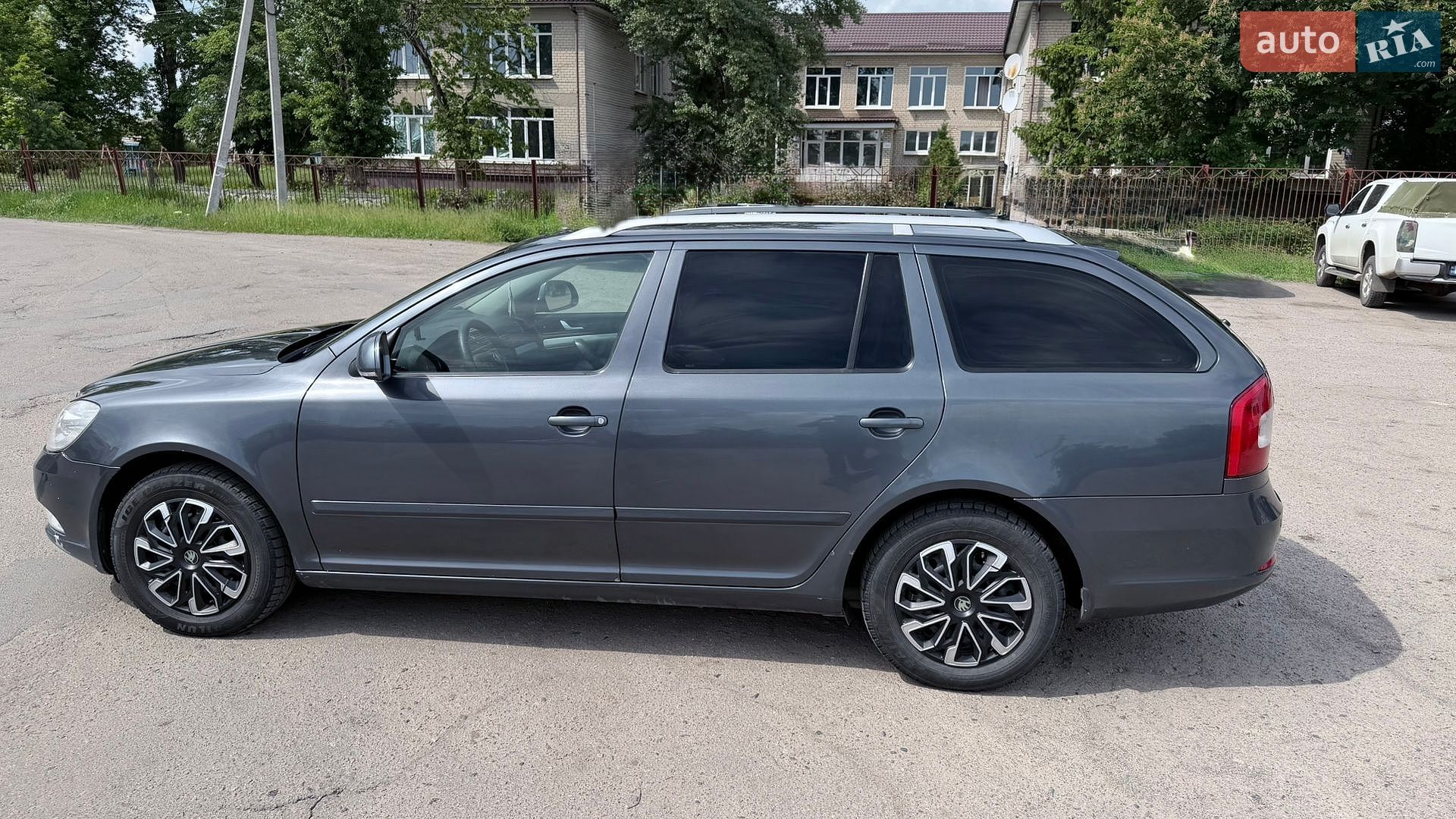 Skoda Octavia 2010 VIN TMBHT61Z2B2015195 фото оголошення 4 з 20