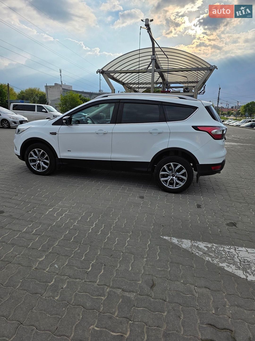 Ford Kuga 2017 VIN WF0AXXWPMAHC79008 фото оголошення 5 з 15