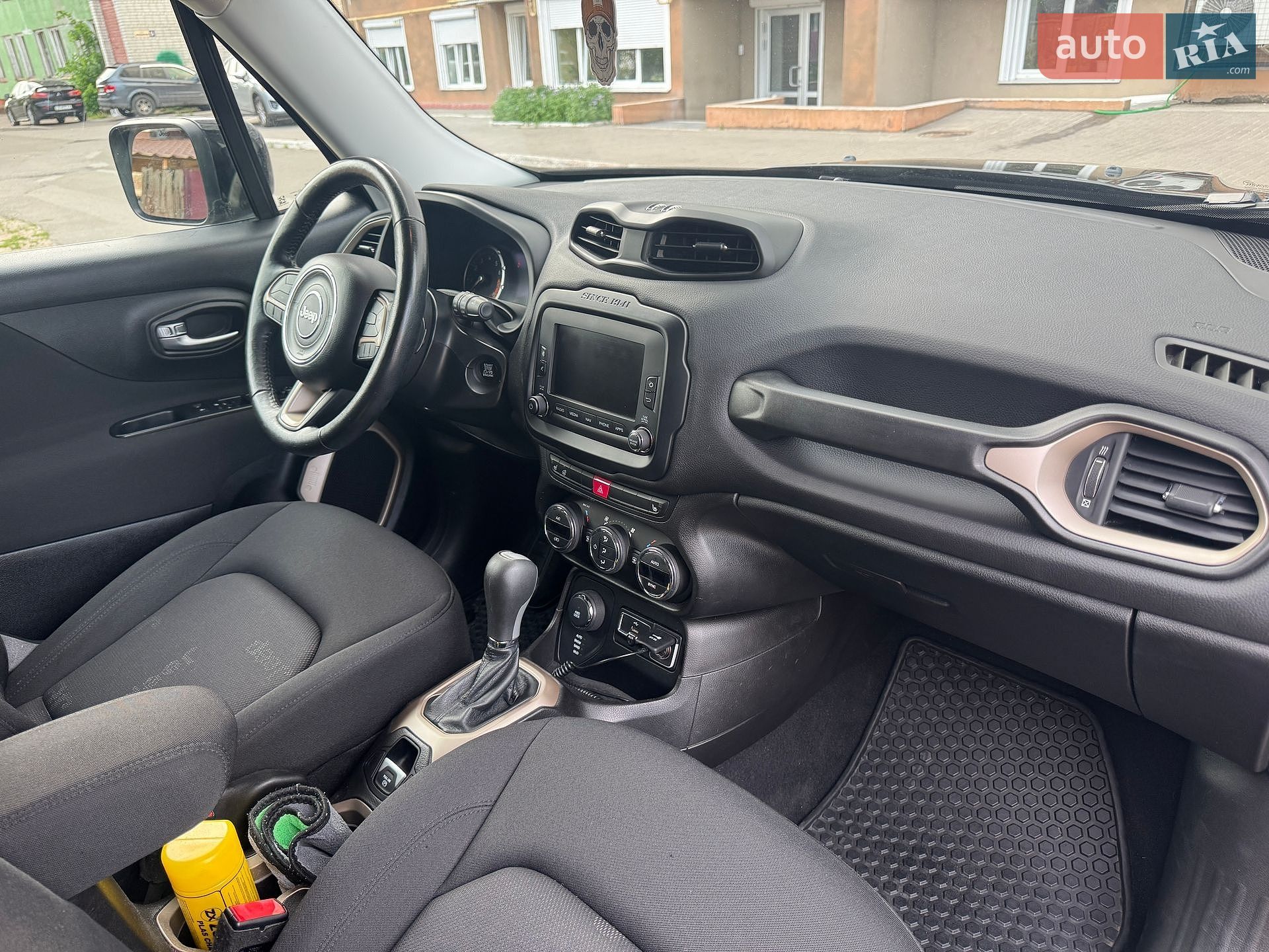 Jeep Renegade 2017 VIN ZACCJBBB8HPF36737 фото оголошення 11 з 18