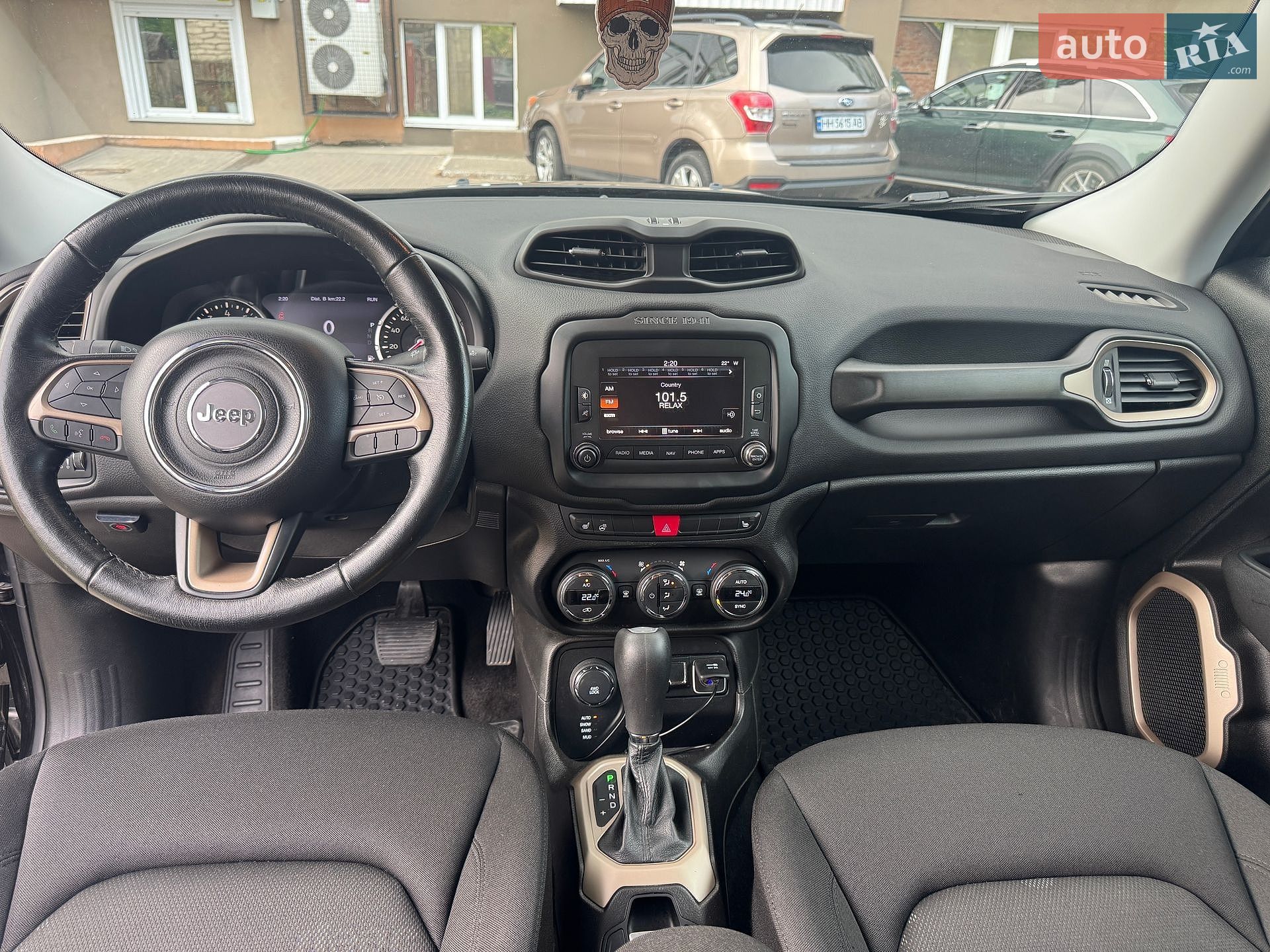 Jeep Renegade 2017 VIN ZACCJBBB8HPF36737 фото оголошення 17 з 18