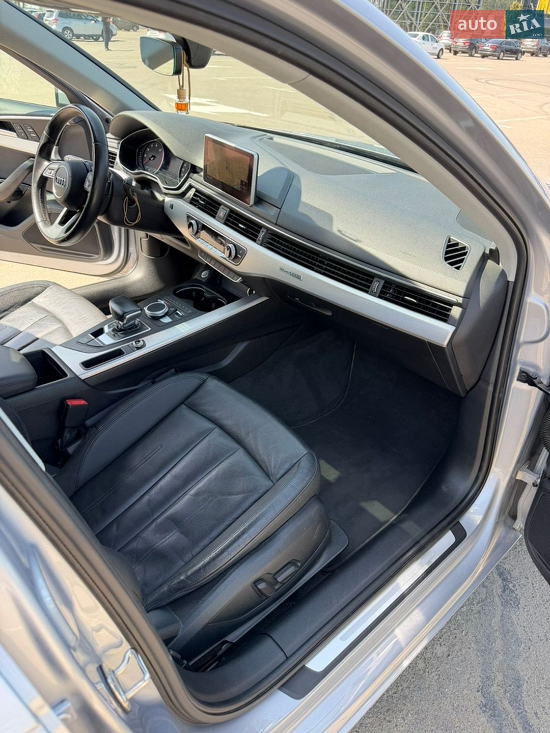 Audi A4 2016 VIN WAUANAF48HN027142 фото оголошення 12 з 15