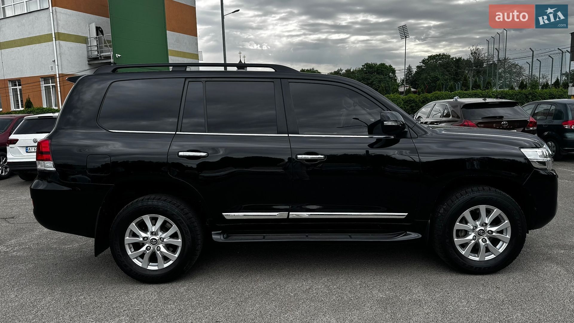 Toyota Land Cruiser 2020 VIN JTMCX05J104204986 фото оголошення 4 з 23